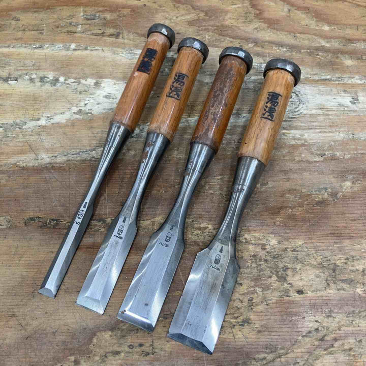 【中古品】 「助丸」銘 鑿 4本組 二ツ裏三ツ裏 和工具 大工道具【柏店】