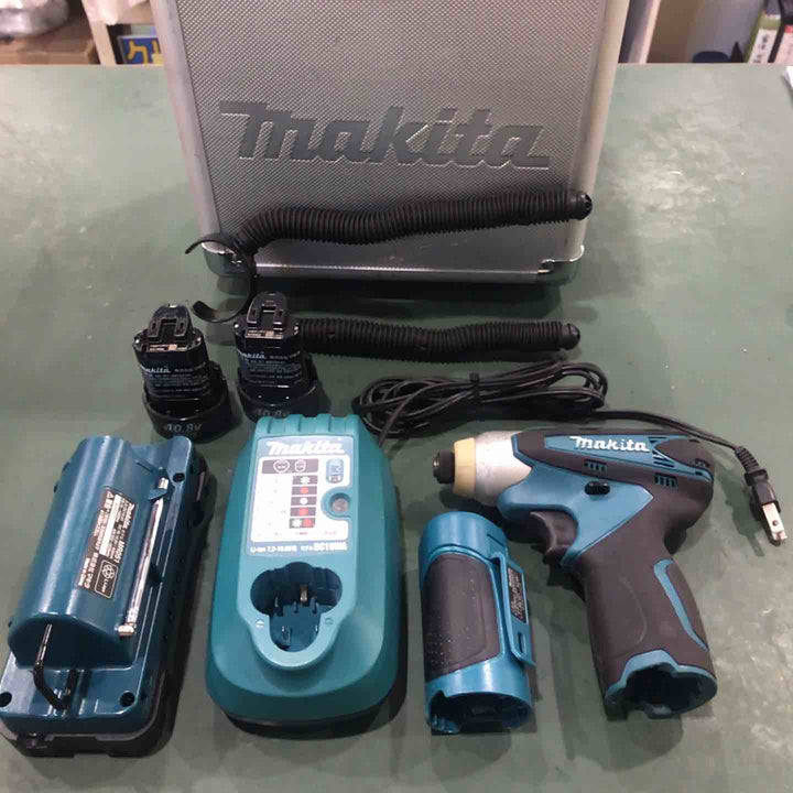 〇マキタ(makita) コードレスドライバーライトラジオセット CK1002SP (TD090D)【川口店】