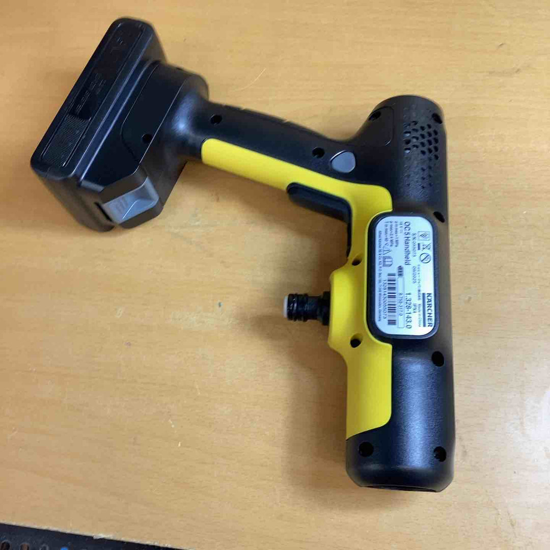 ケルヒャー(Karcher) コードレス高圧洗浄機 OC 5 Handy CB USB充電式 水道接続不要 コンパクト 軽量 簡単セットアップ 丈夫なホース 高性能5in1ノズル 安全ロック機能搭載 薄型バッテリー ペットボトル使用可能/洗車 ベランダ 玄関 1.328-143.0【越谷店】