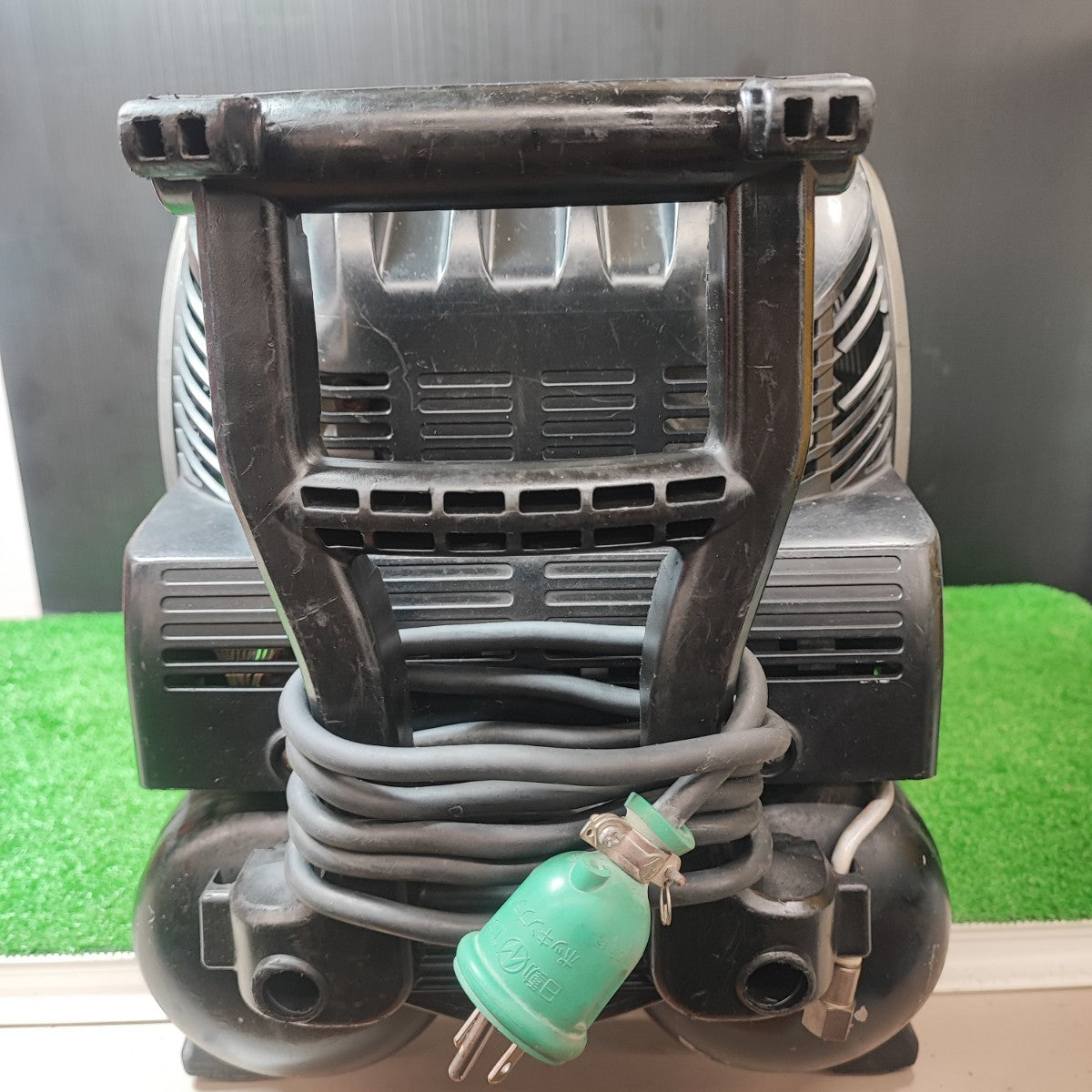 MAXコンプレッサーAK-HH-1270E2 ジャンク品【連結カプラ付 MAXコンプレッサーAK-HH-1270E2 ジャンク品【連結カプラ付