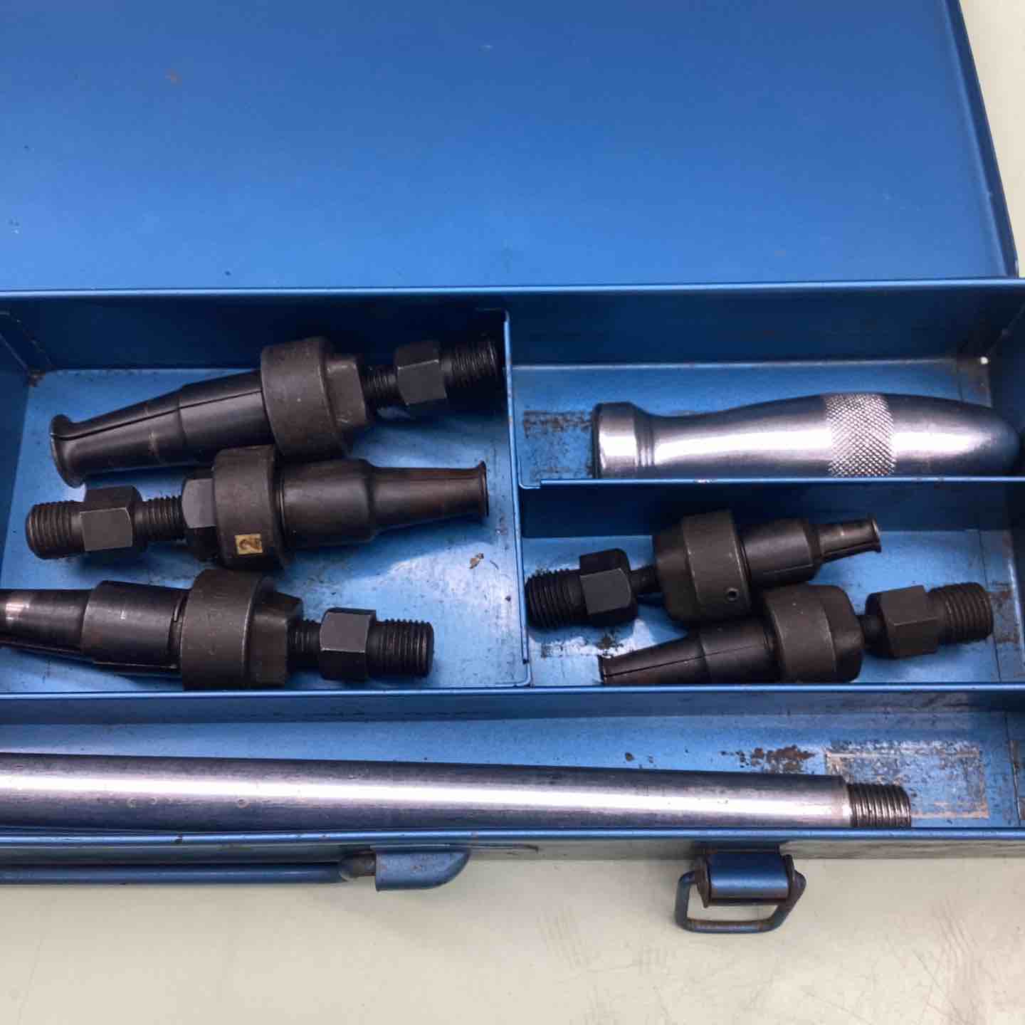 【久留米】【引き取り限定】【中古品】SUPER TOOL スーパーツール BH-32 スライドハンマベアリングプーラセット 引抜き適合ベアリング(内径):10-32mm  セット内爪(5ケ):BPJ 0・1・2・3・4 BH32 スライドハンマベアリングプーラセット 1個 スーパーツール