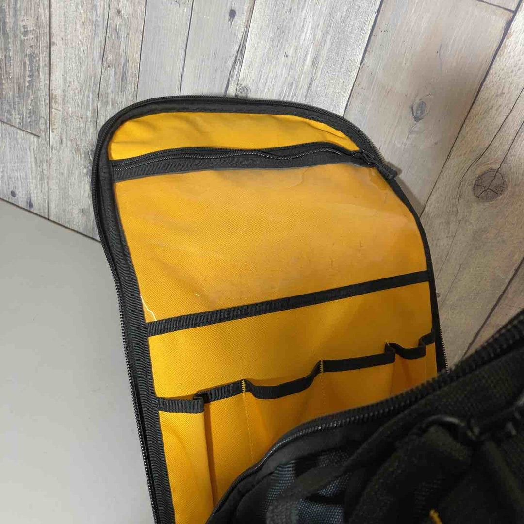 【中古品】DeWALT 工具バック WATER RESISTANT 細かな汚れあり。ご確認お願いします。【戸田店】