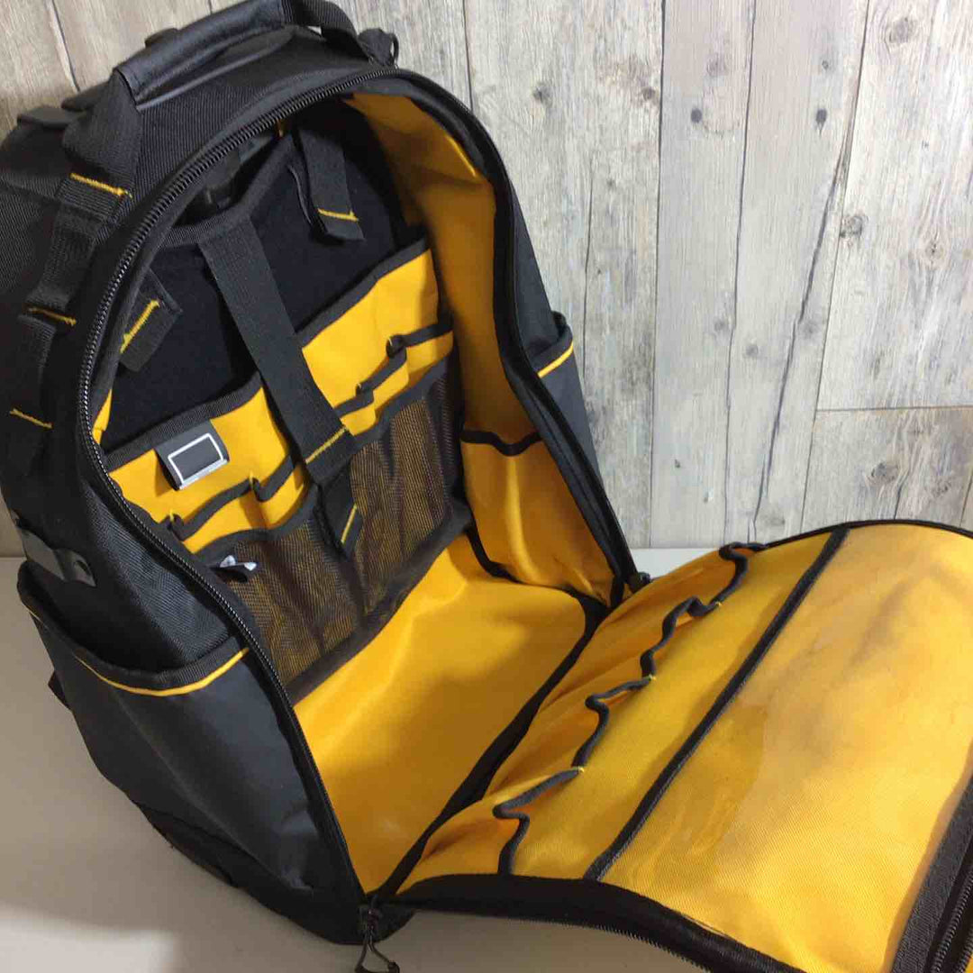【美品】デウォルト(DEWALT) 防水仕様 キャスター付き バックパック リュック 黄色 イエロー【戸田店】