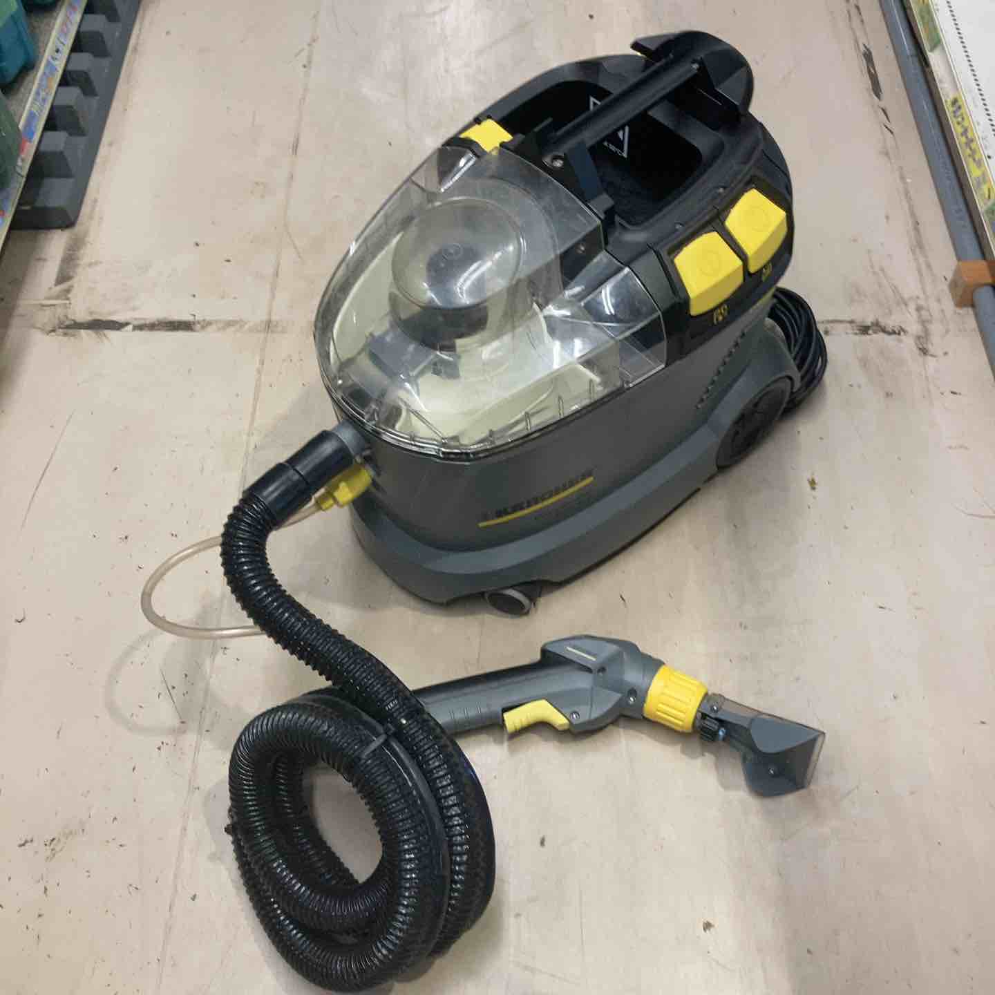 ◇ケルヒャー(KARCHER)  カーペットクリーナー Puzzi8/1C【町田店】 ◇ケルヒャー(KARCHER) カーペットクリーナー Puzzi8/1C【町田店