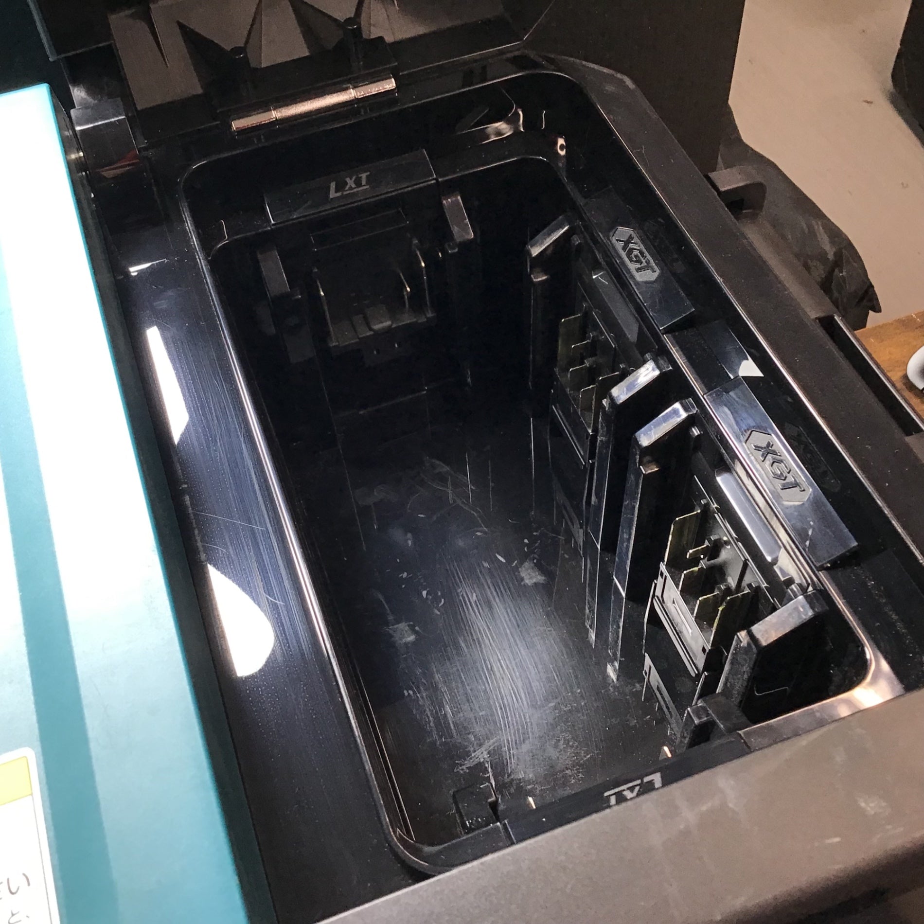 中古品】☆送料無料☆マキタ makita 40V コードレス冷温庫 中古品】☆送料無料☆マキタ makita 40V コードレス冷温庫