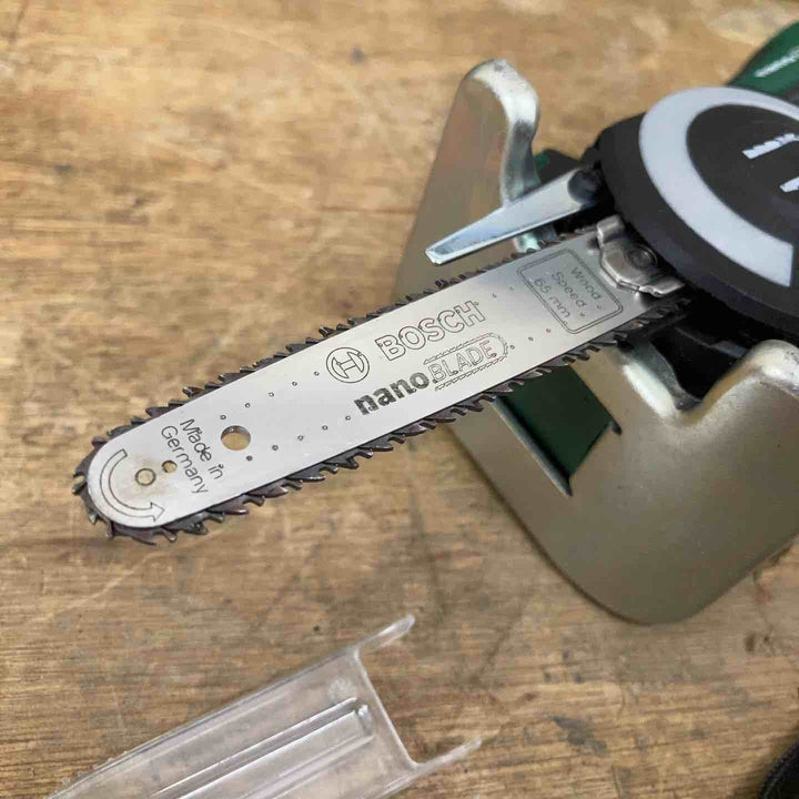 【中古/美品】BOSCH (ボッシュ) コードレスマイクロソー EasyCut10.8 CUT1108 DIYモデル 替刃付き【柏店】