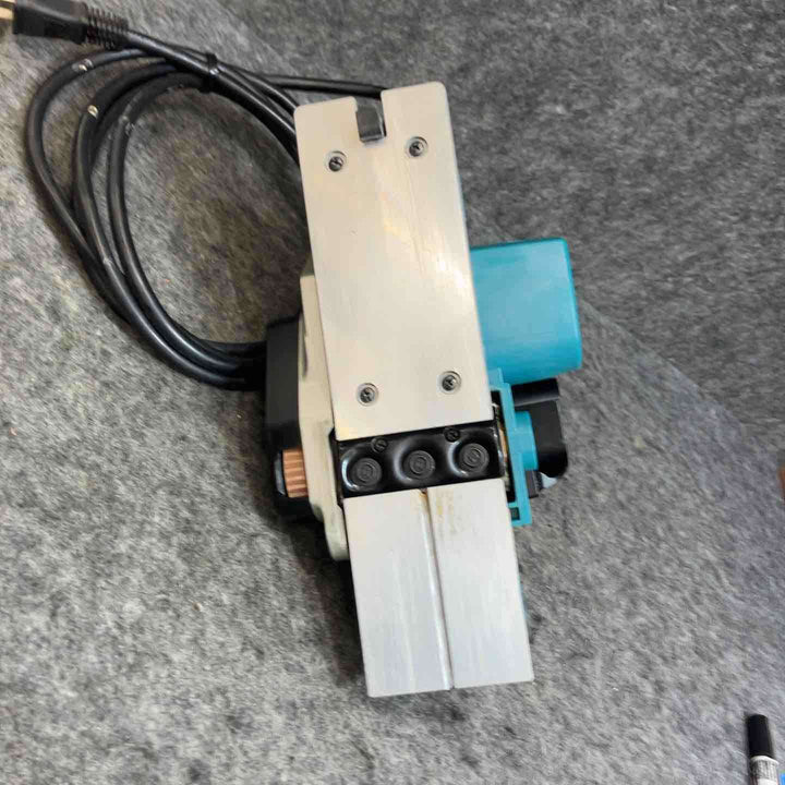 マキタ(makita) 電気カンナ KP0800ASP(※形状にて判断) 【桶川店】
