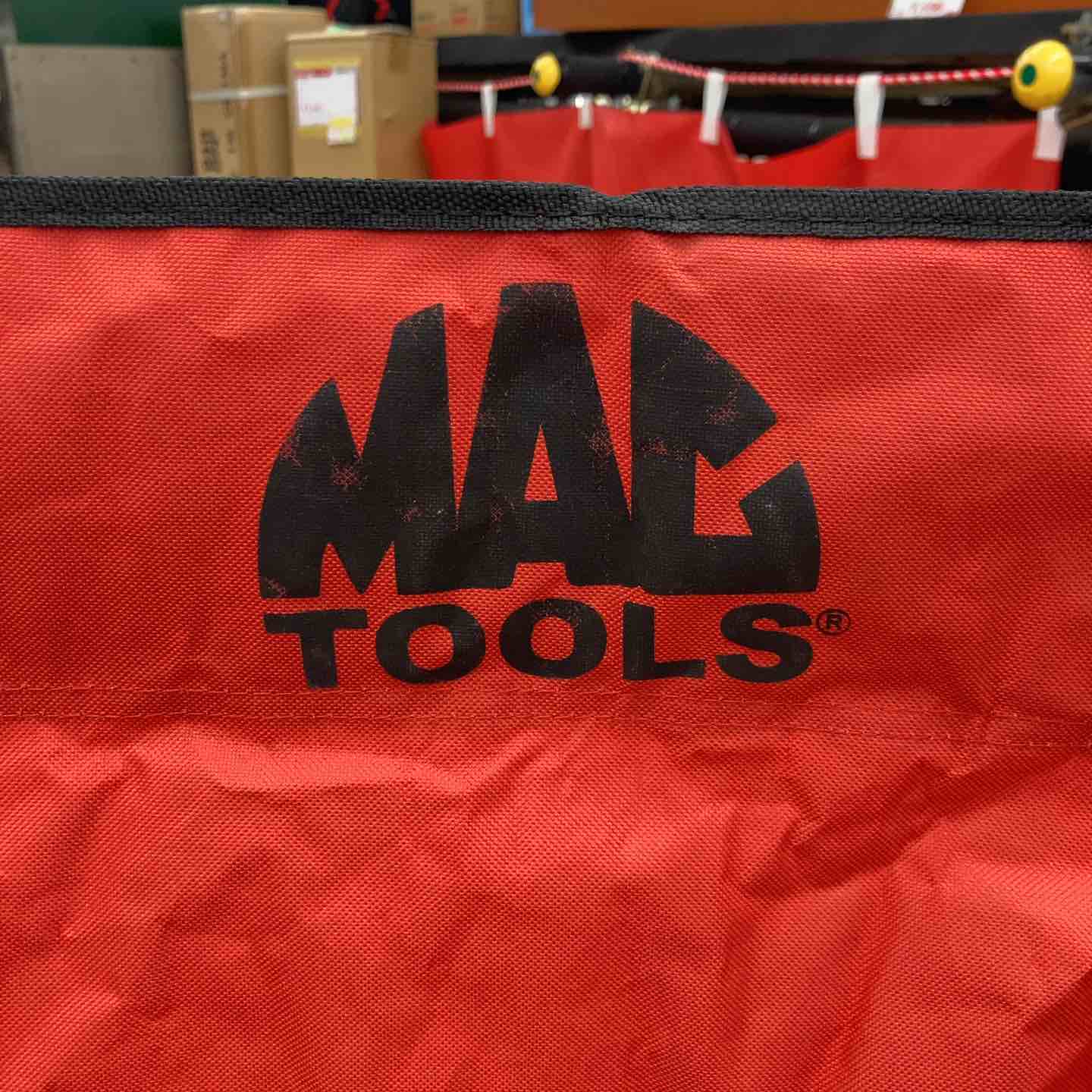 中古品】 マックツール(MACTOOLS) キャンピングチェア レッド 【東大和