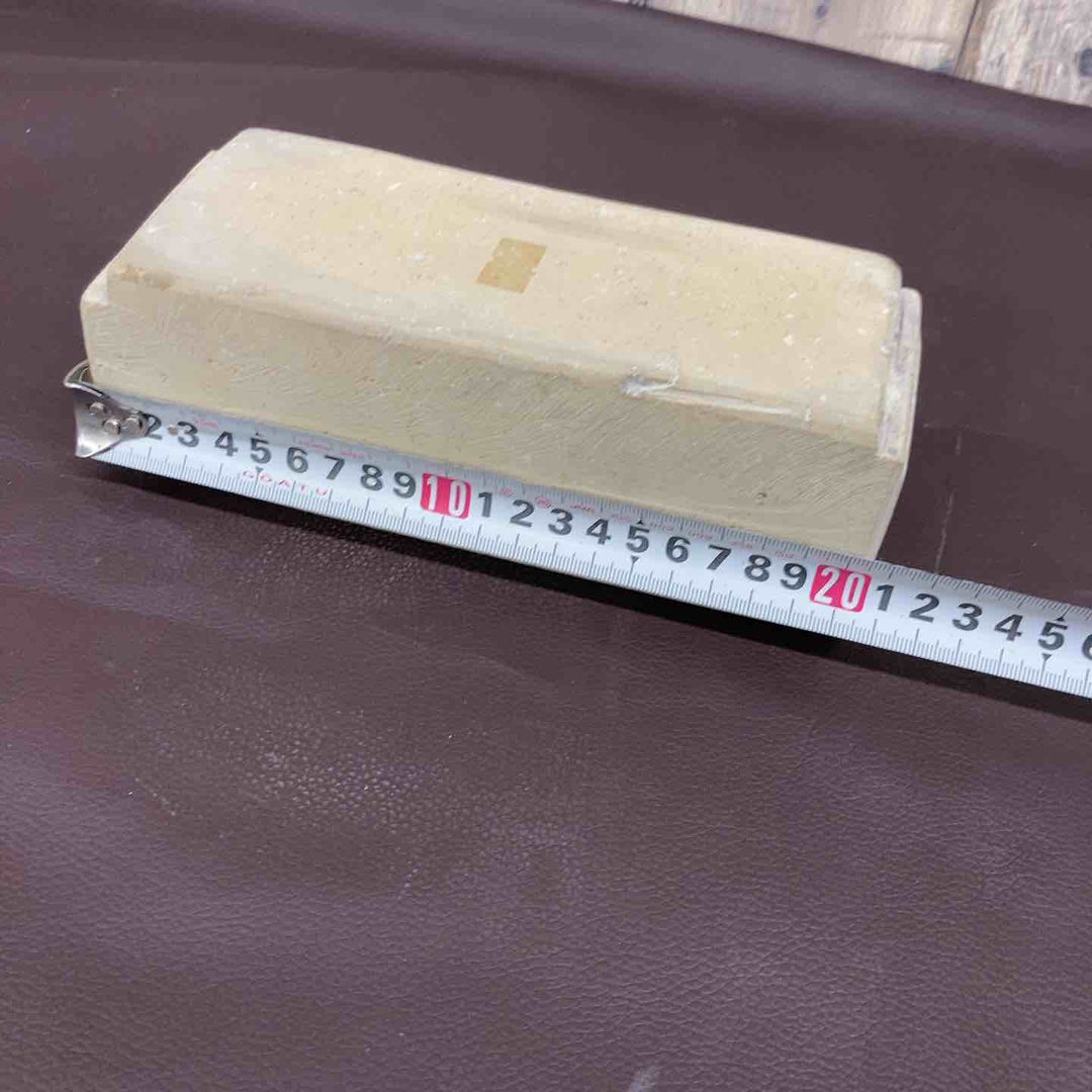 【超希少】 【中古美品】 天然砥石 産地沼田？ 重量約2.2Kg 長さ約210ｘ幅約80ｘ高さ約70 番手細かめ 正本山？ 【東大和店】
