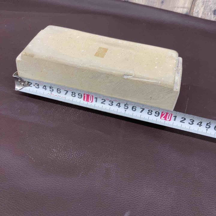 【超希少】 【中古美品】 天然砥石 産地沼田？ 重量約2.2Kg 長さ約210ｘ幅約80ｘ高さ約70 番手細かめ 正本山？ 【東大和店】