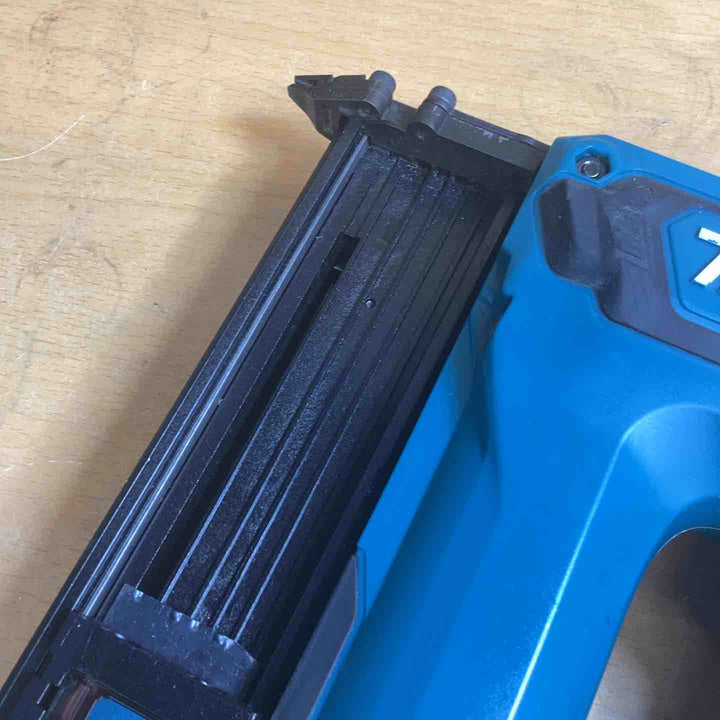 ★マキタ(makita) コードレスフィニッシュネイラ FN350DZK【越谷店】