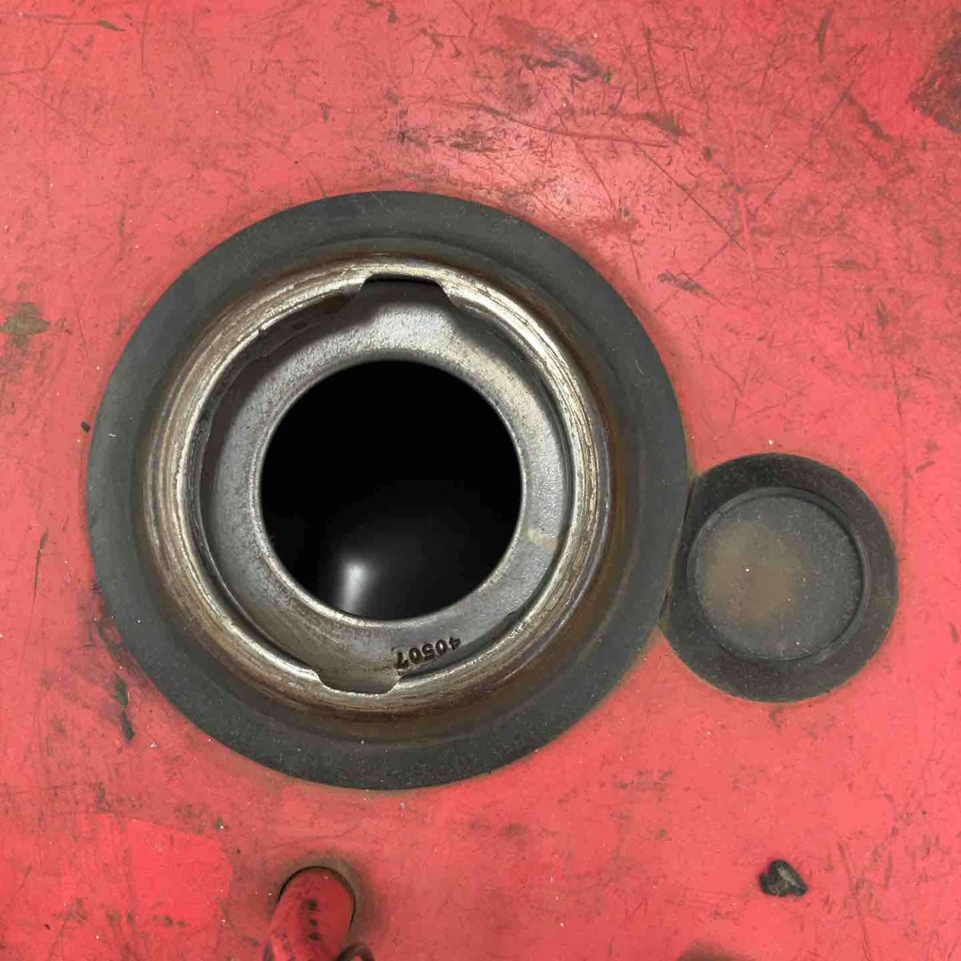 【現状品/店頭受取り限定】◇新ダイワ(Shindaiwa) 防音型ガソリン発電機 EG25M-A 50Hz (EG25M) タンク内の燃費フィルターが欠品してます。【鴻巣店】