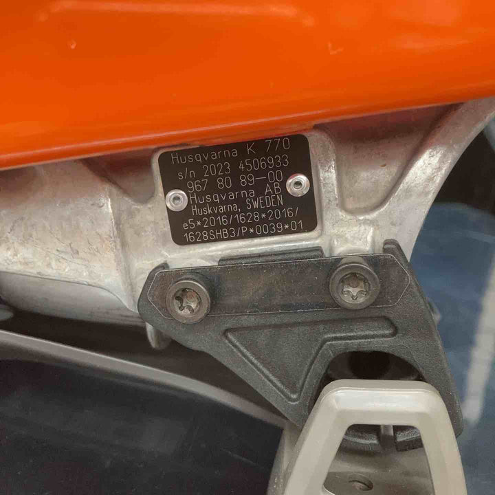 【美品】ハスクバーナ(Husqvarna) エンジンカッター K770 ブレードサイズ12インチ(300ｍｍ)【川越店】