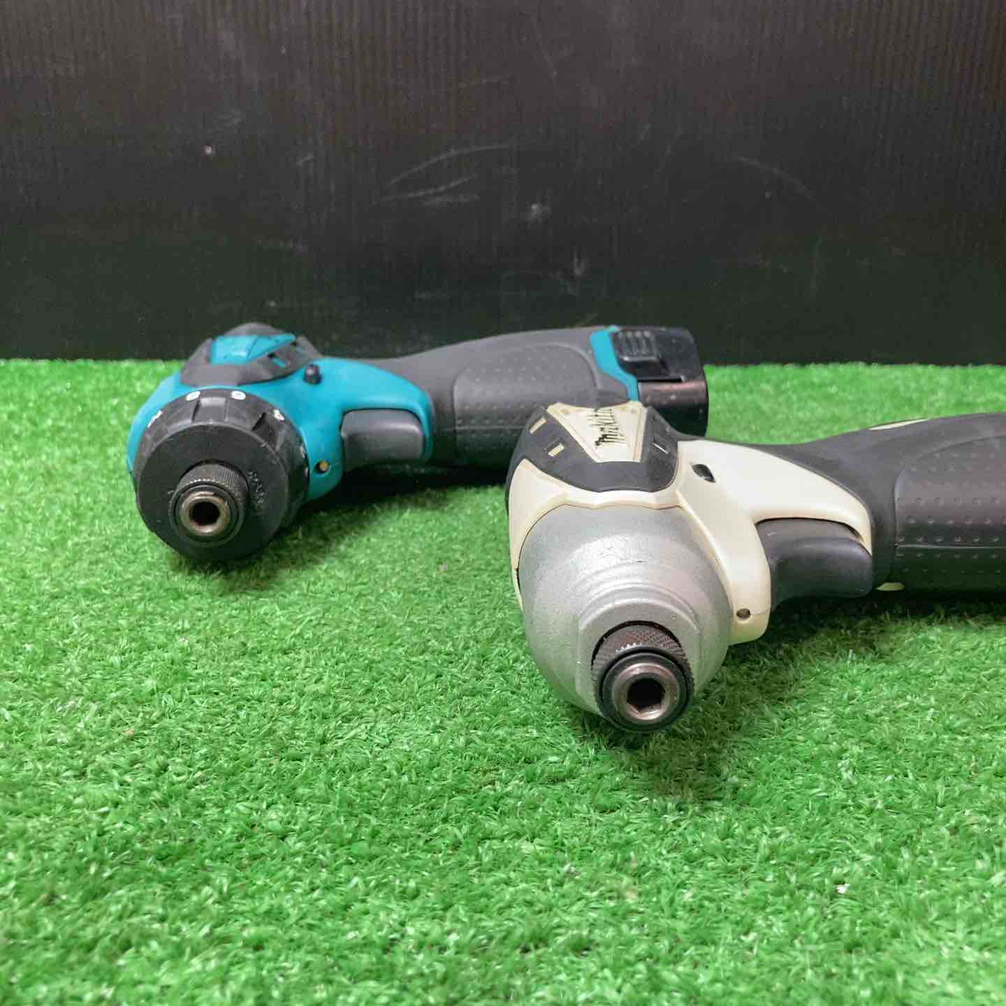 【中古品】◇充電式インパクト×2点＆充電式ドライバードリル×2点 (10.8V1.3Ahバッテリー×4、充電器付き) まとめ9点セット♪【岩槻店】 中古品】◇充電式インパクト×2点＆充電式ドライバードリル×2点 (10.8V1
