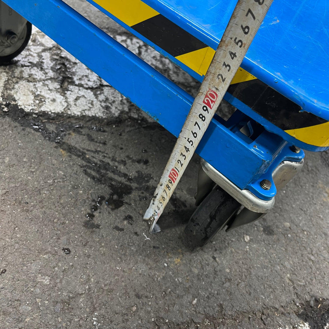 【中古品/店頭受取り限定】メーカー不明 油圧リフトテーブル 250㎏【東大和店】