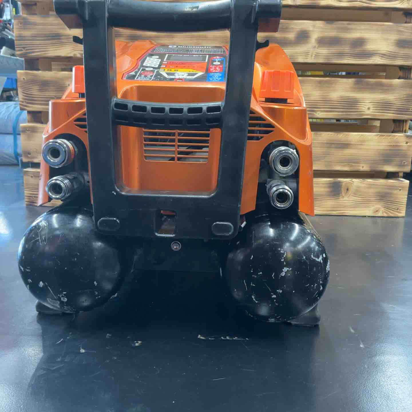 中古品】マックス(MAX) 高圧エアコンプレッサ AK-HH1270E2 アラゴン