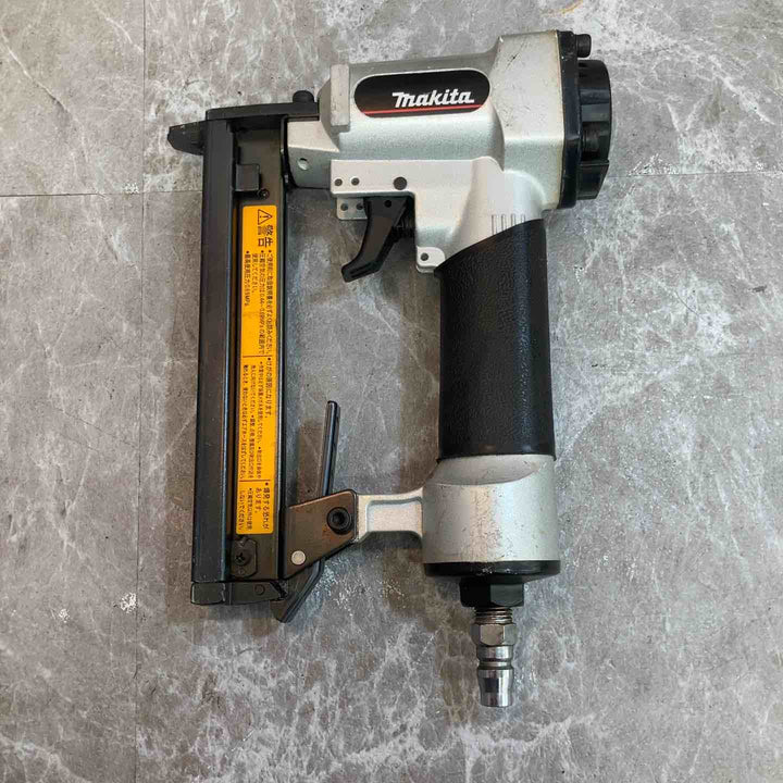 【中古品】★マキタ(makita) 4mm常圧エアタッカ AT425BZK【八潮店】