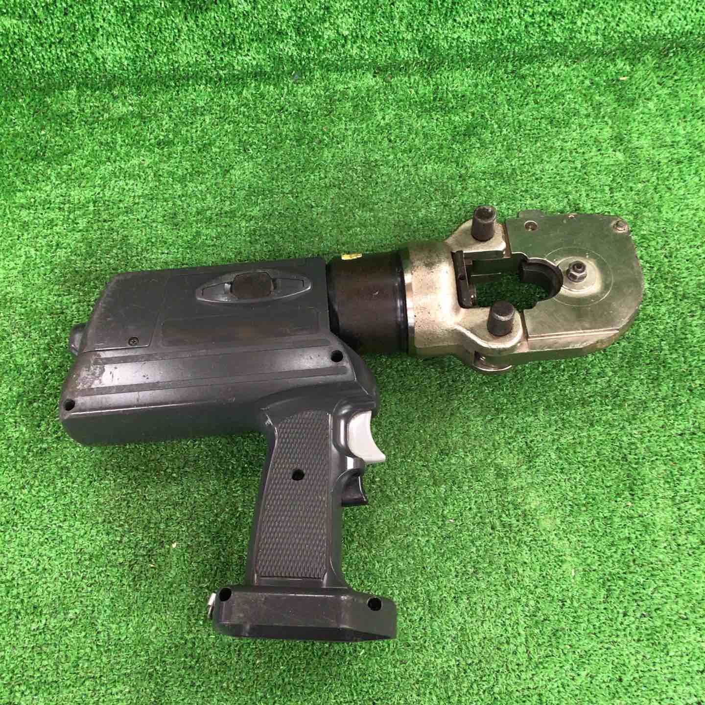 ◇泉精器(IZUMI) コードレス油圧式圧着工具 REC-200M2H【川崎店