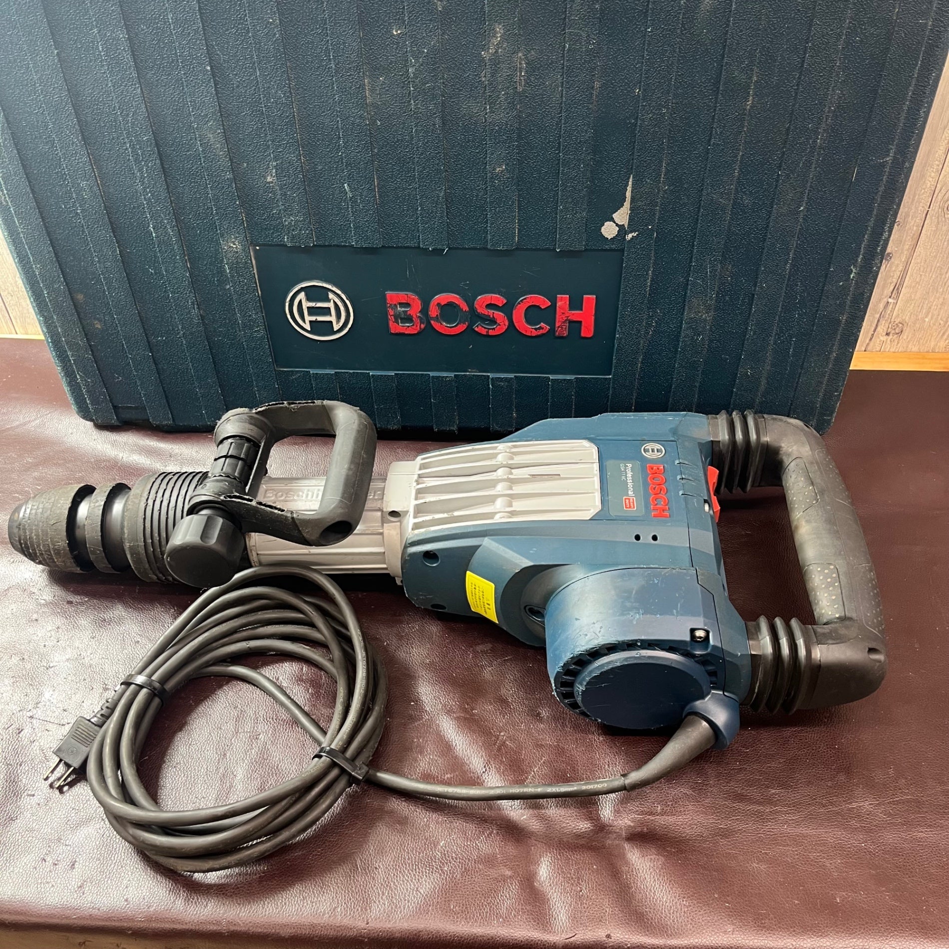 【中古品】★ボッシュ(BOSCH) 電動ハンマー GSH11VC【東大和店】 中古品】☆ボッシュ(BOSCH) 電動ハンマー GSH11VC【東大和店