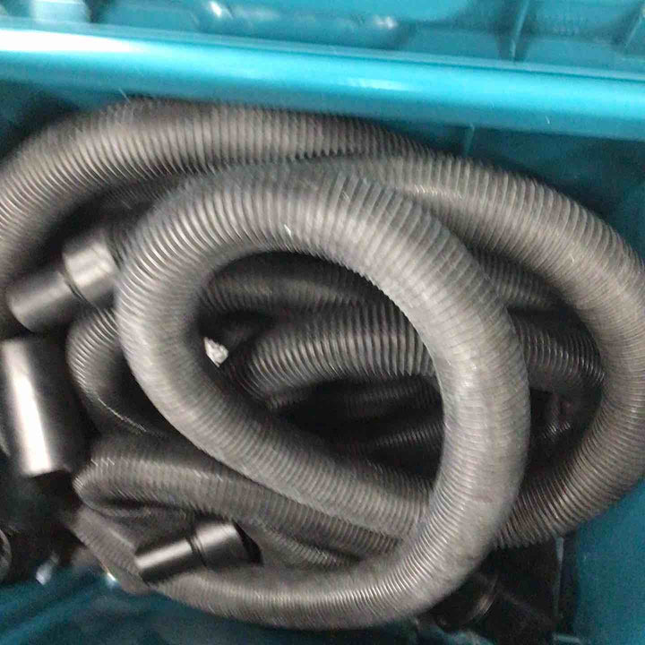 ★マキタ(makita) コードレス集じん機 VC002GZ【戸田店】