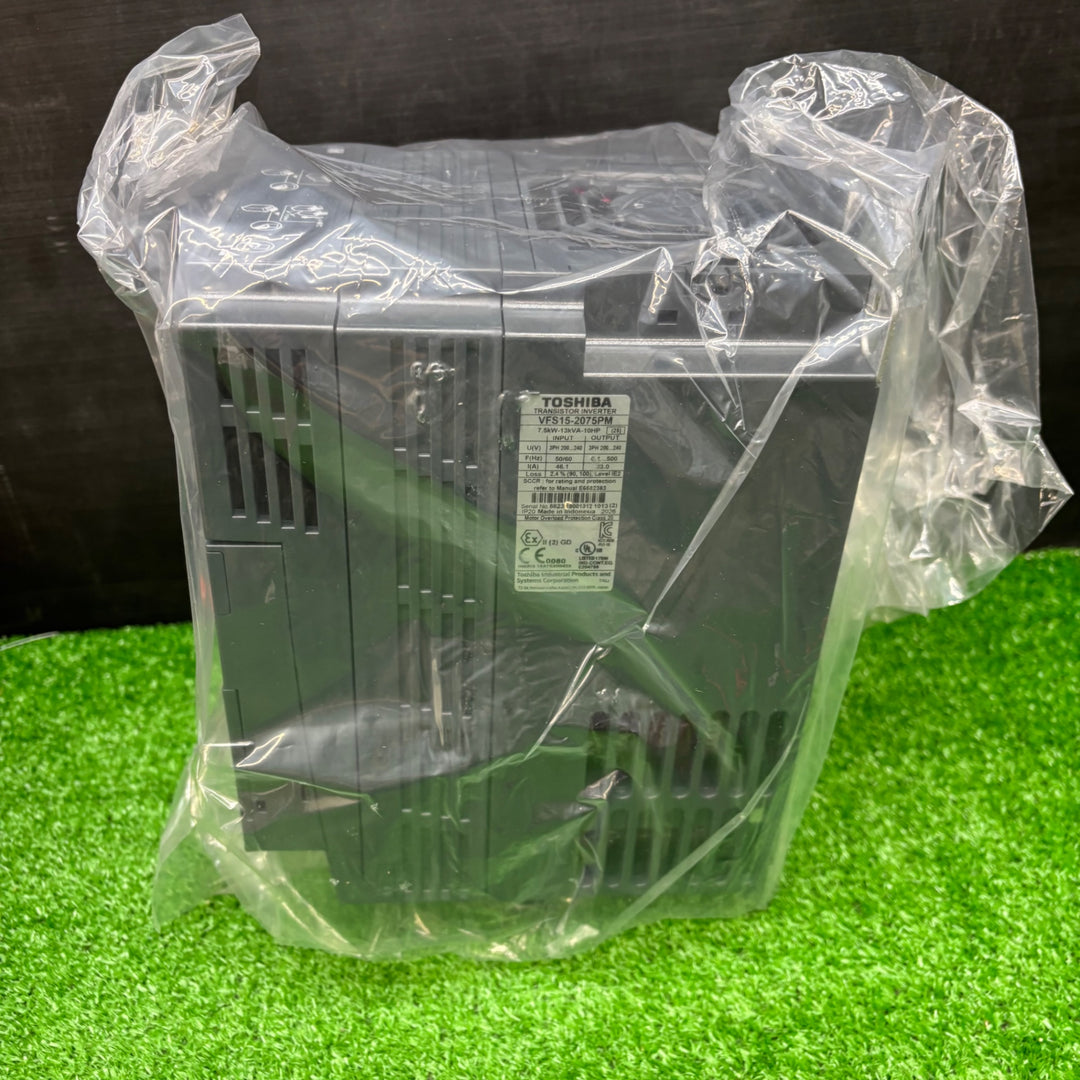 【未使用品】東芝   産業用インバーター 多機能 小型インバータ 三相モーター用 VFS15-2075PM【電材館越谷店】