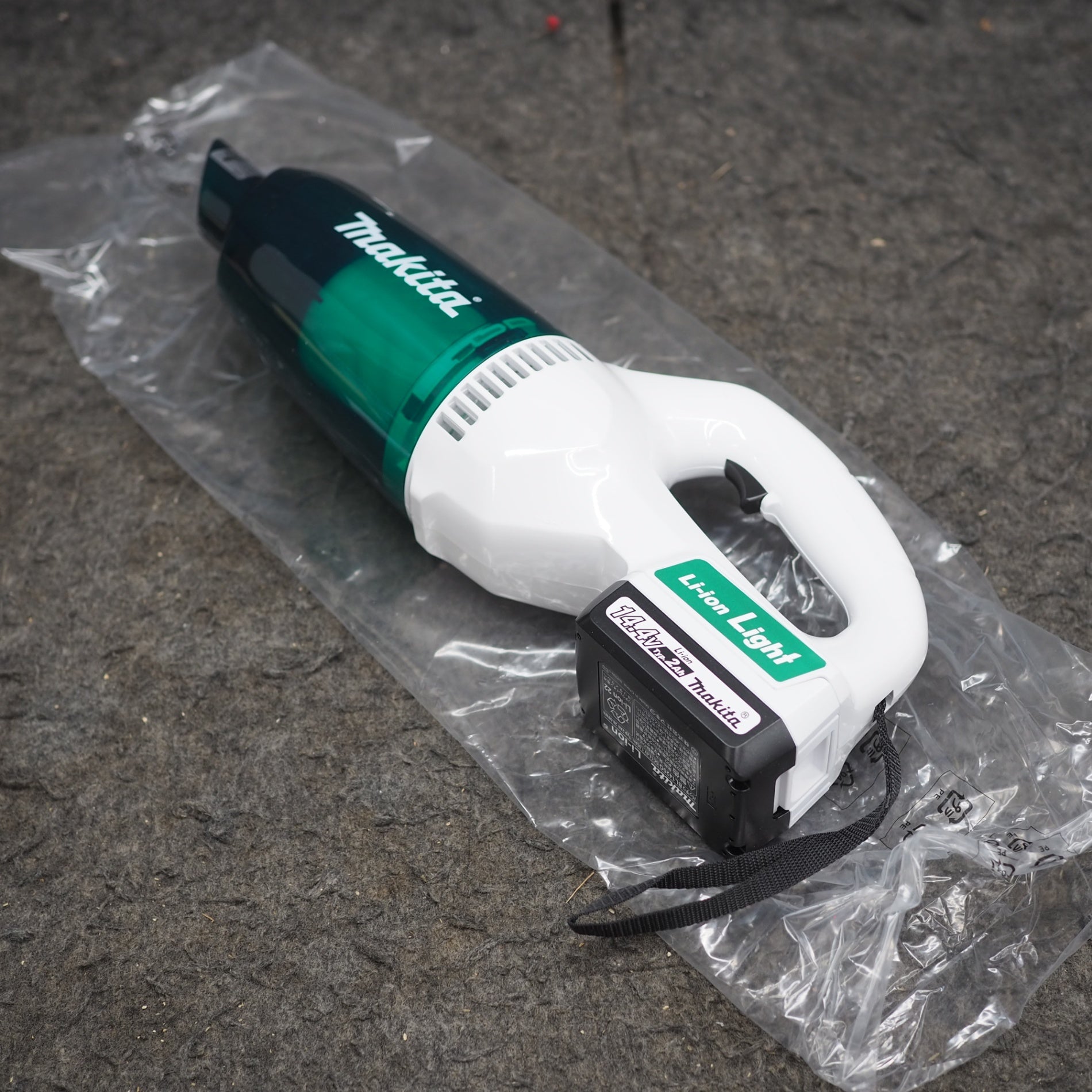 Makita 充電式クリーナー MCL143DSA マキタ 14．4V 充電式クリーナ
