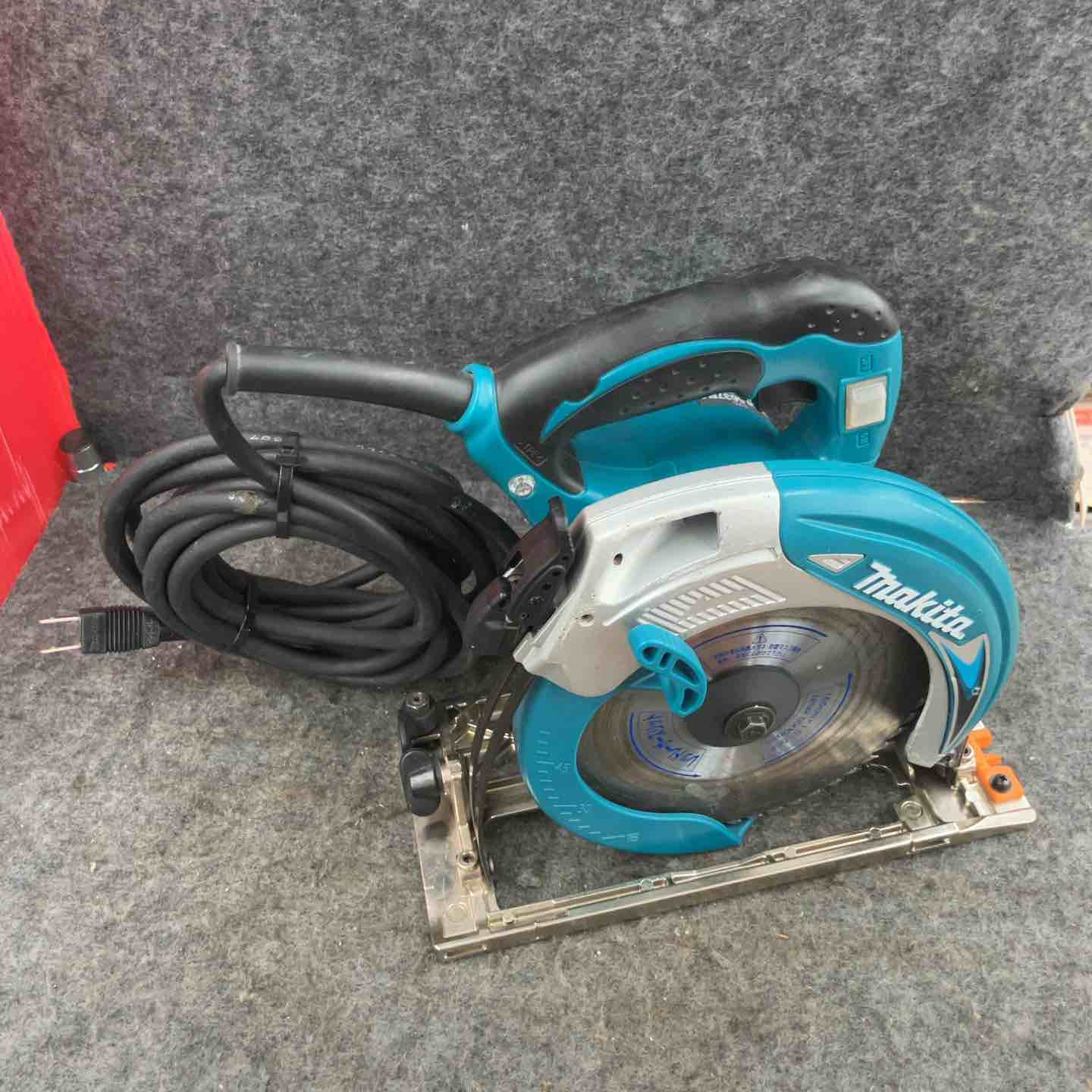 ★マキタ(makita) 165mm電気マルノコ 5637BA【鴻巣店】 ☆マキタ(makita) 165mm電気マルノコ 5637BA【鴻巣店】 – アクトツール