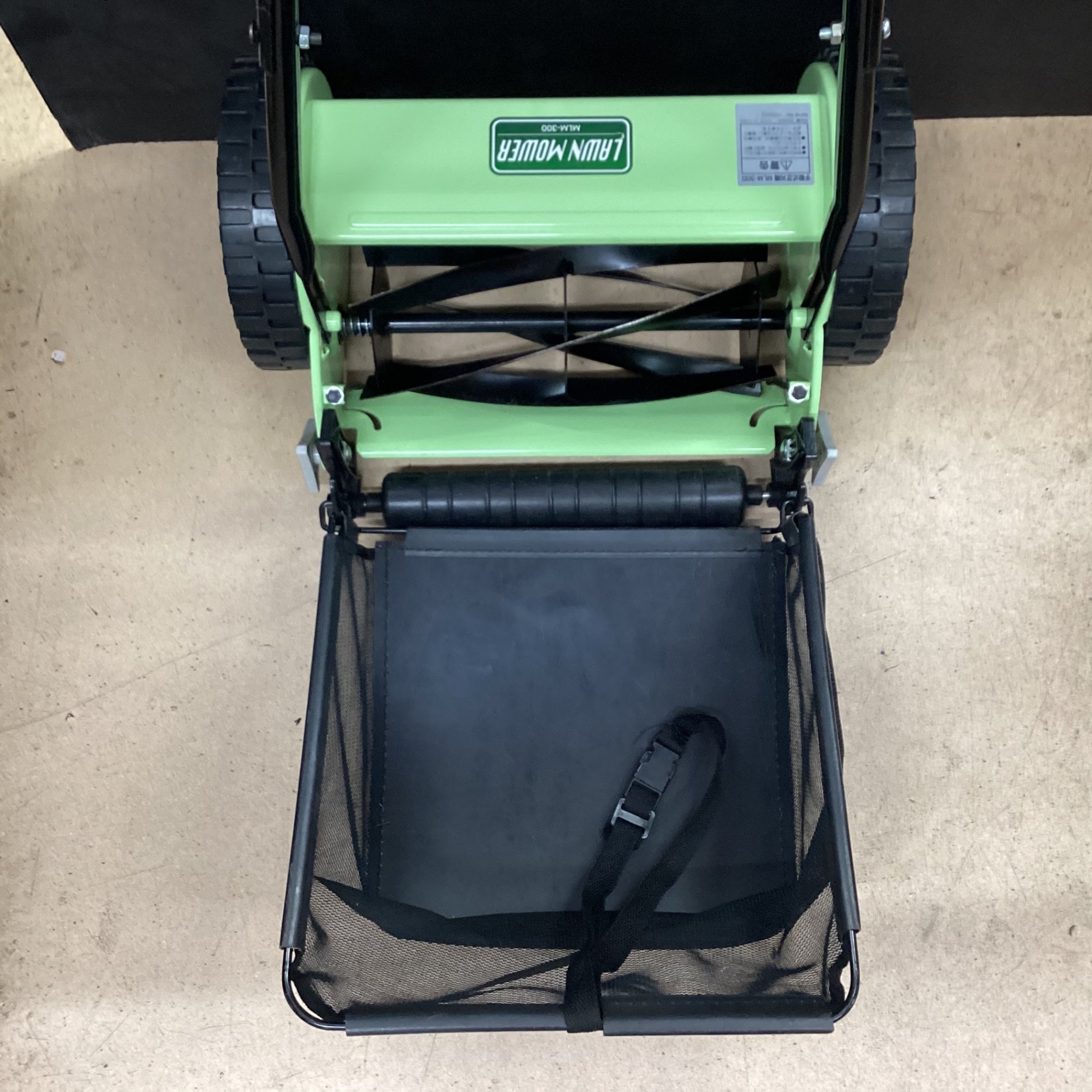 手動式芝刈り機 MLM-300 グリーン（新品・未組立・開封済）　アイリスプラザ Amazon.co.jp: アイリスプラザ 芝刈り機 手動式 MLM-300