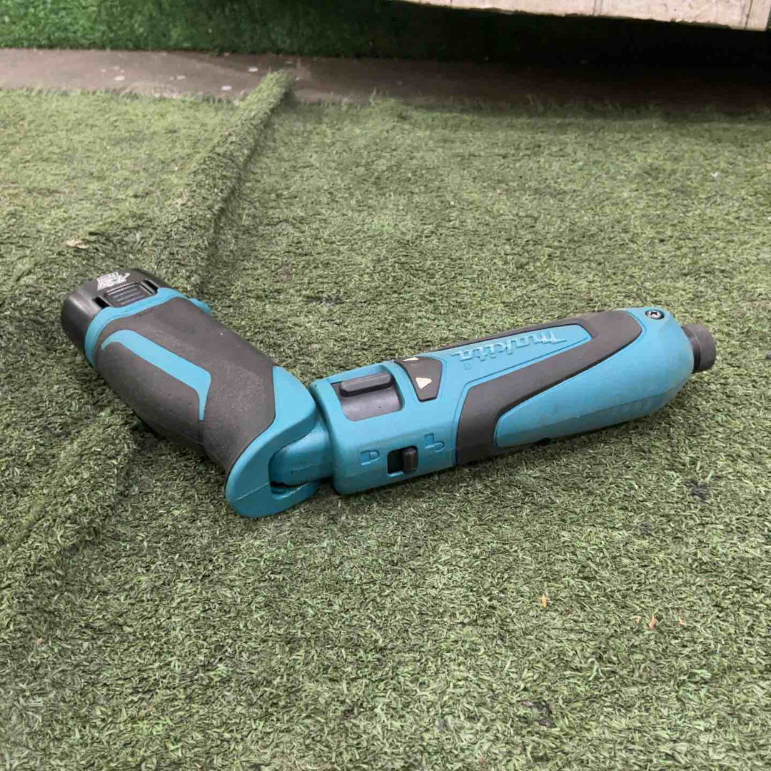 ☆マキタ(makita) 充電式ペンインパクトドライバ TD021DS 動作確認済【川口店】
