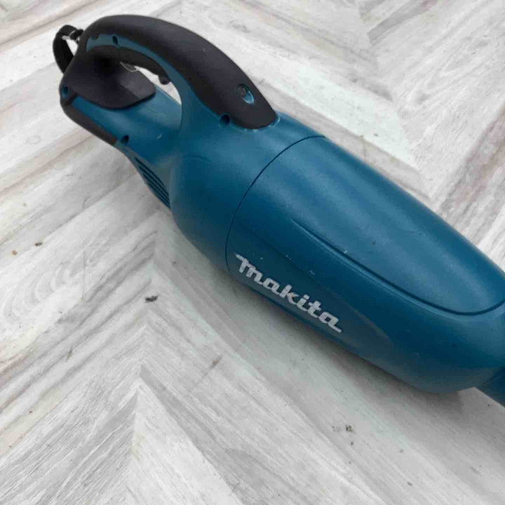 ◇マキタ(makita) コードレスクリーナー CL180FDZ【越谷店】