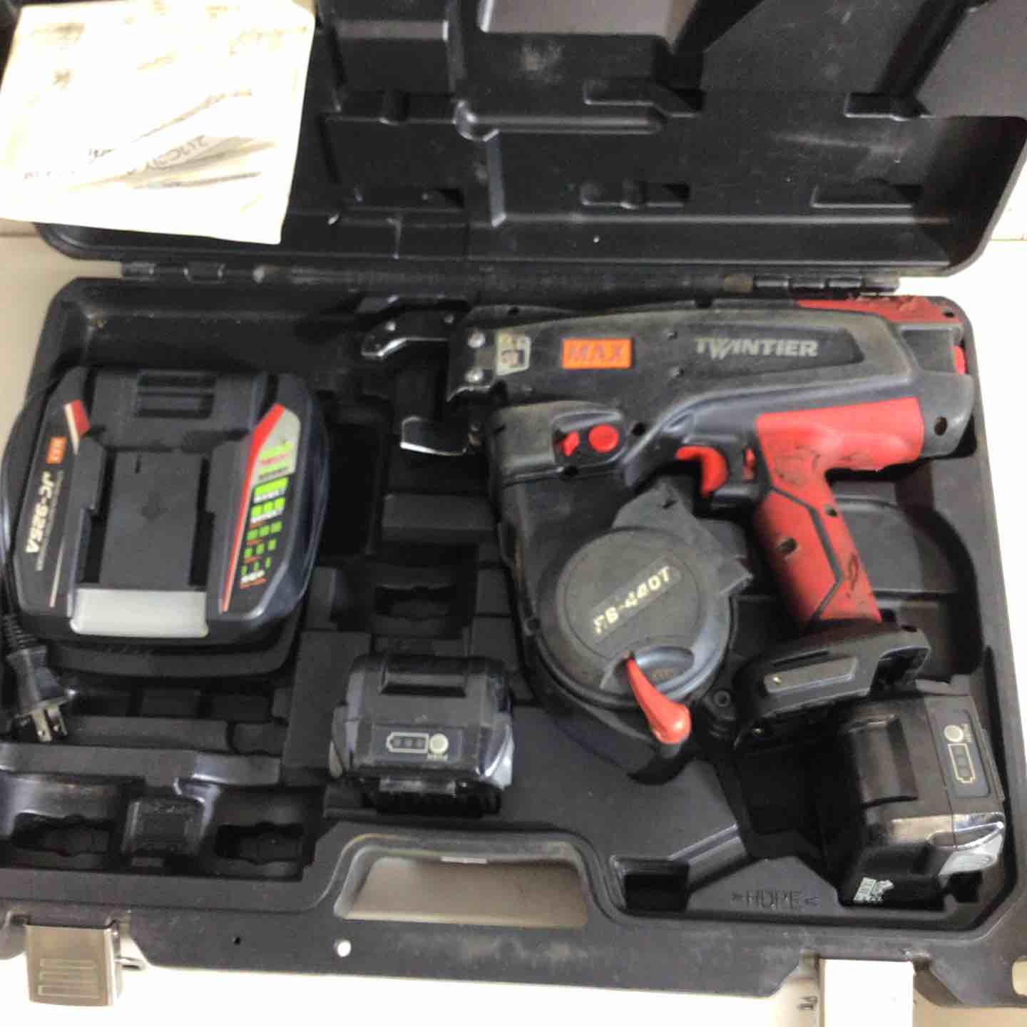 マックス  RB-440T-B2C/1450A  バッテリ 2個 【ほぼ未使用】 マックス RB-440T-B2C 14.4V ツインリバータイア D25対応