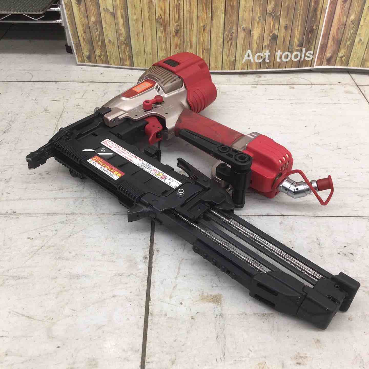 【中古】マックス MAX HA-50F1(D)/4MAフロア スーパーネイラ フロアタッカ 高圧 ケース付き【ハンズクラフト佐賀】 中古品】 マックス/MAX 高圧フロアタッカ HA-50F1(D)/4MAフロア 【鴻巣