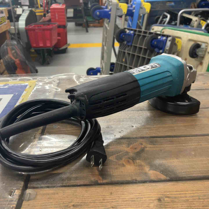 ☆マキタ(makita) 100mmディスクグラインダー GA4031【戸田店】