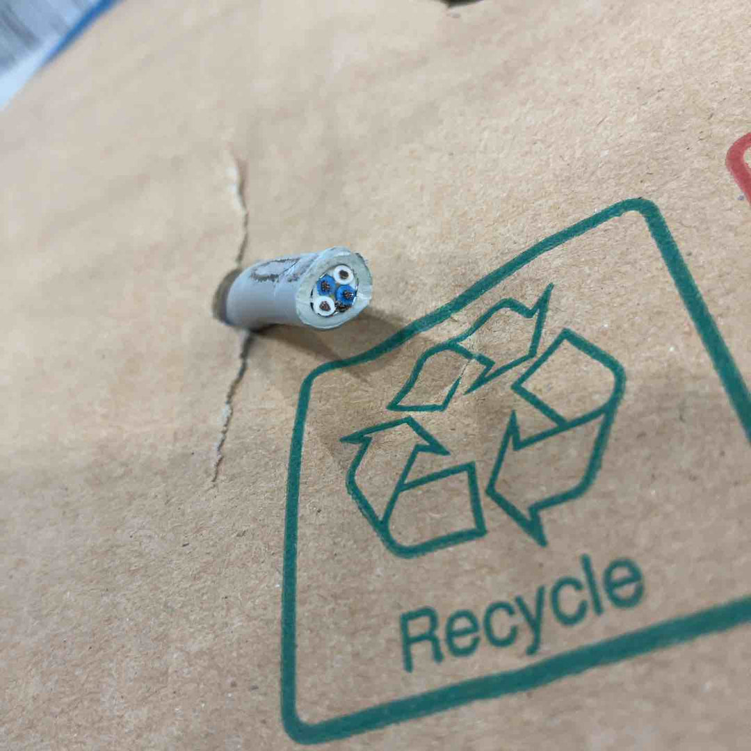 カナレ　シールドマイクケーブル　L-4E6AT-EM【川口店】