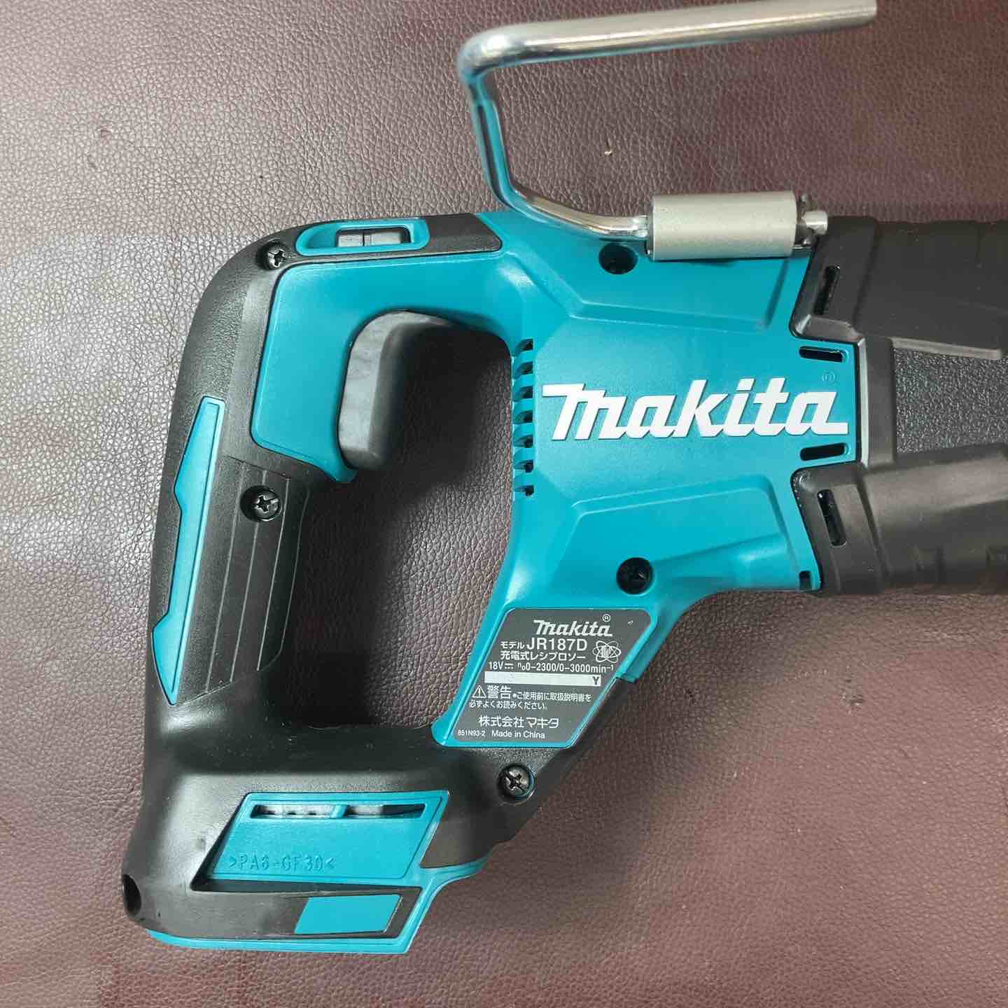 マキタ レシプロソー 美品 マキタ makita 充電式レシプロソー JR187D 