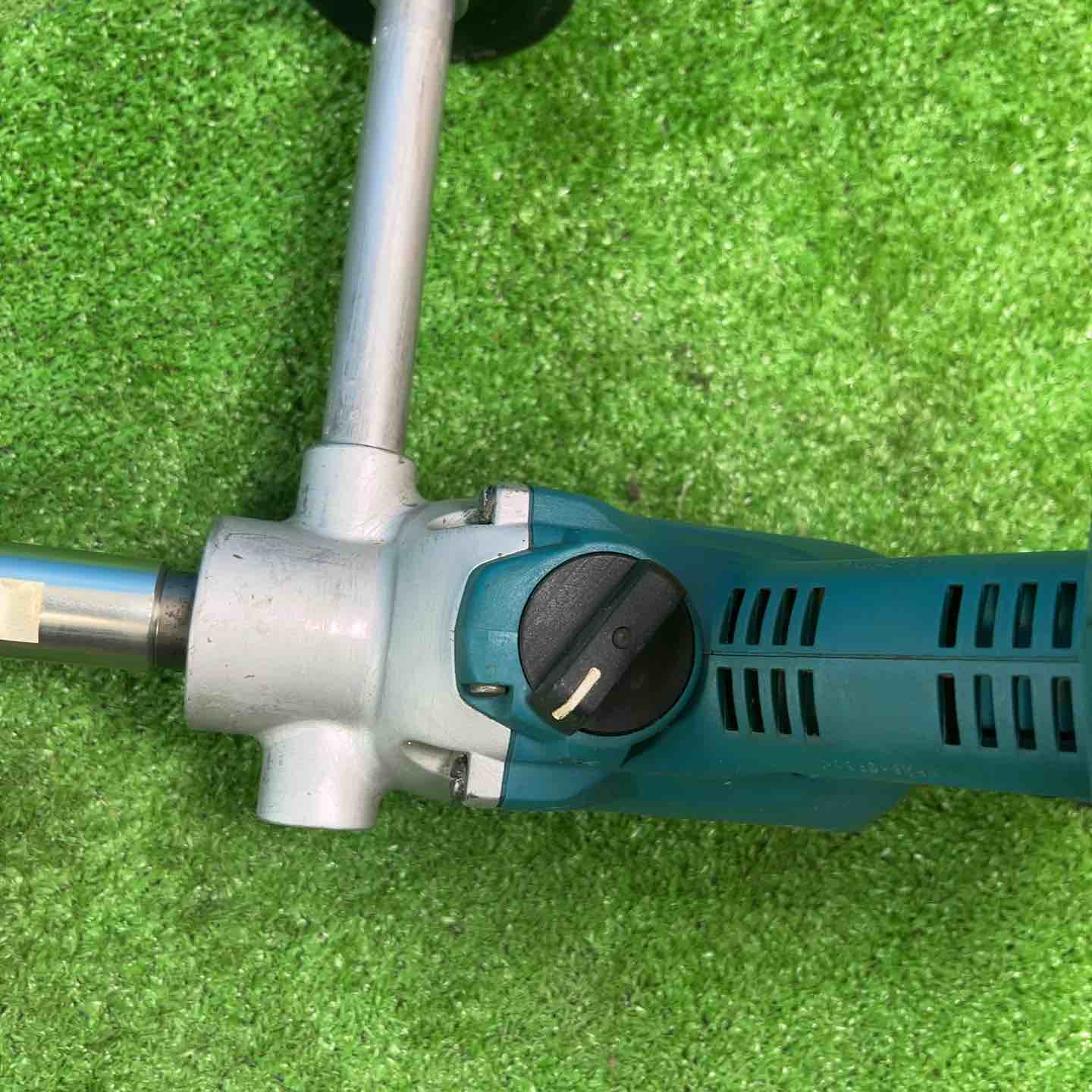 ☆マキタ(makita) コードレスかくはん機 UT130DZ【岩槻店】 – アクト