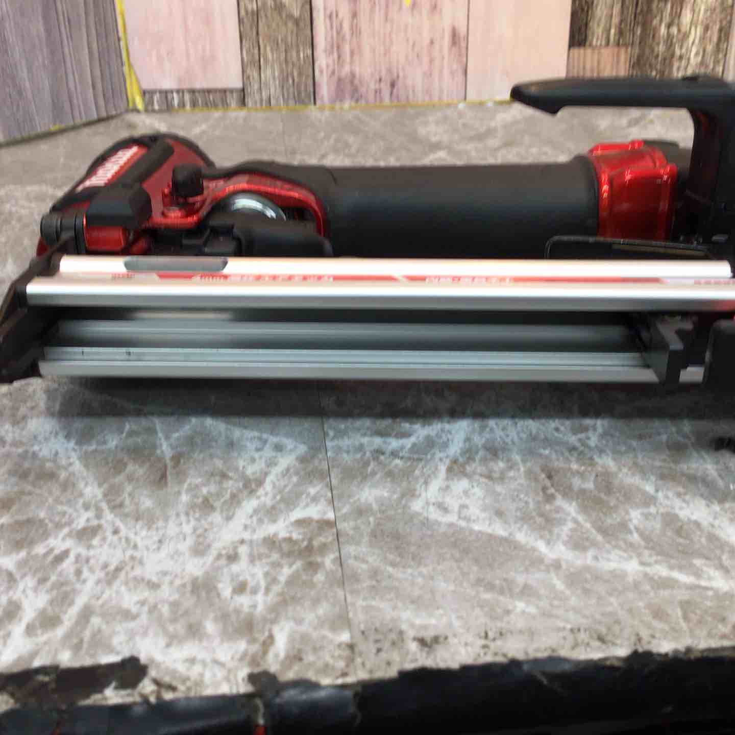 中古品 makita 高圧エアタッカ マキタ makita) TD172DZFY A27425RF 【中古美品】makita マキタ 純正 BL1860B 18V リチウムイオン バッテリー 6.0Ah 108Wh 2個まとめ 