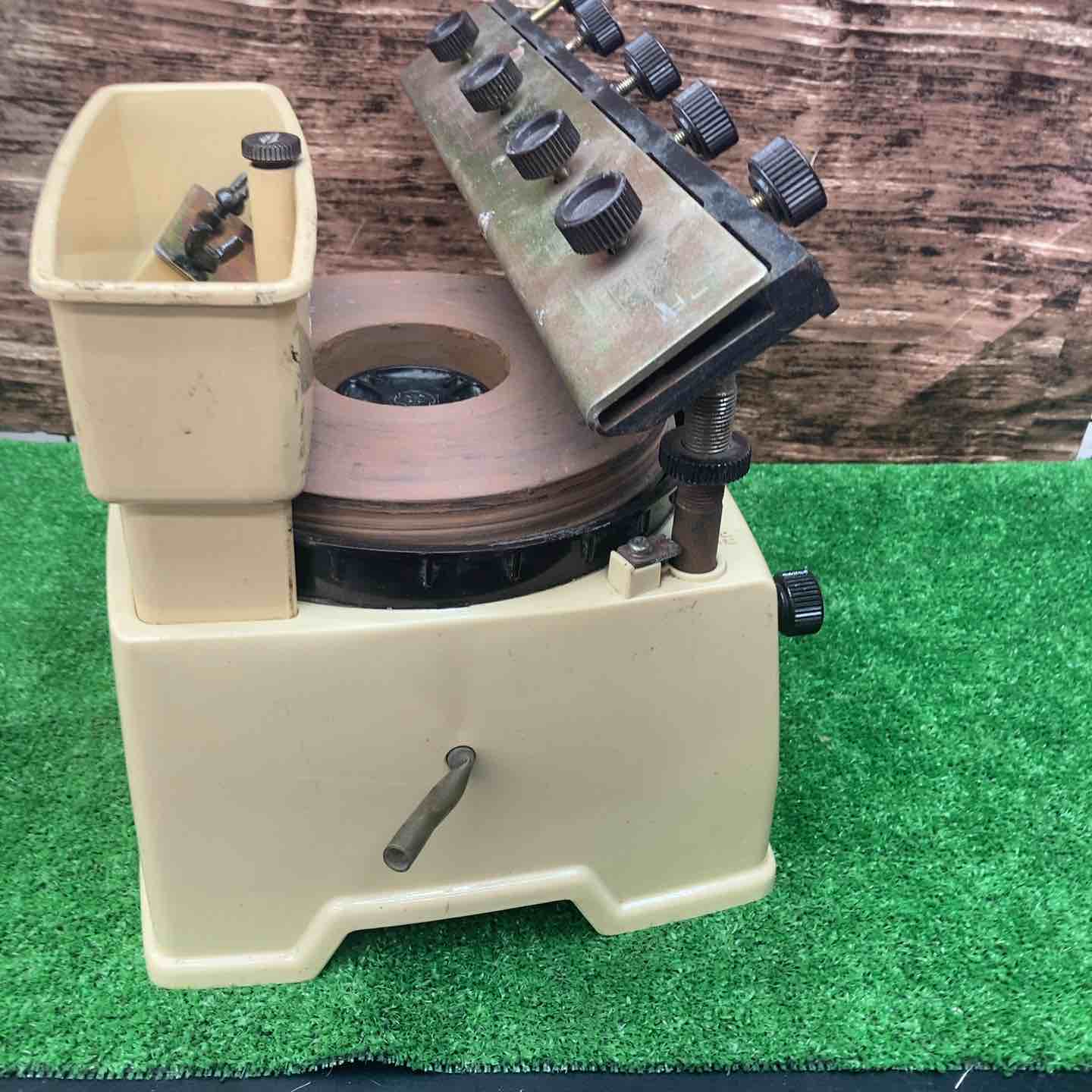 マキタ(makita) 刃物研磨機 9820-2 動作確認済み【川越店】 – アクト