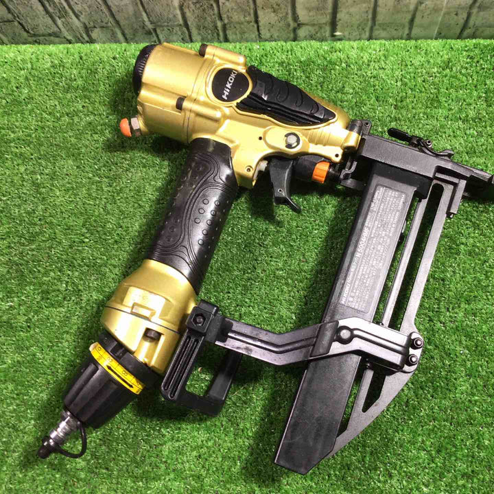 ☆ハイコーキ(HIKOKI ※旧:日立工機) 常圧フロアタッカ N5004MF【川口店】