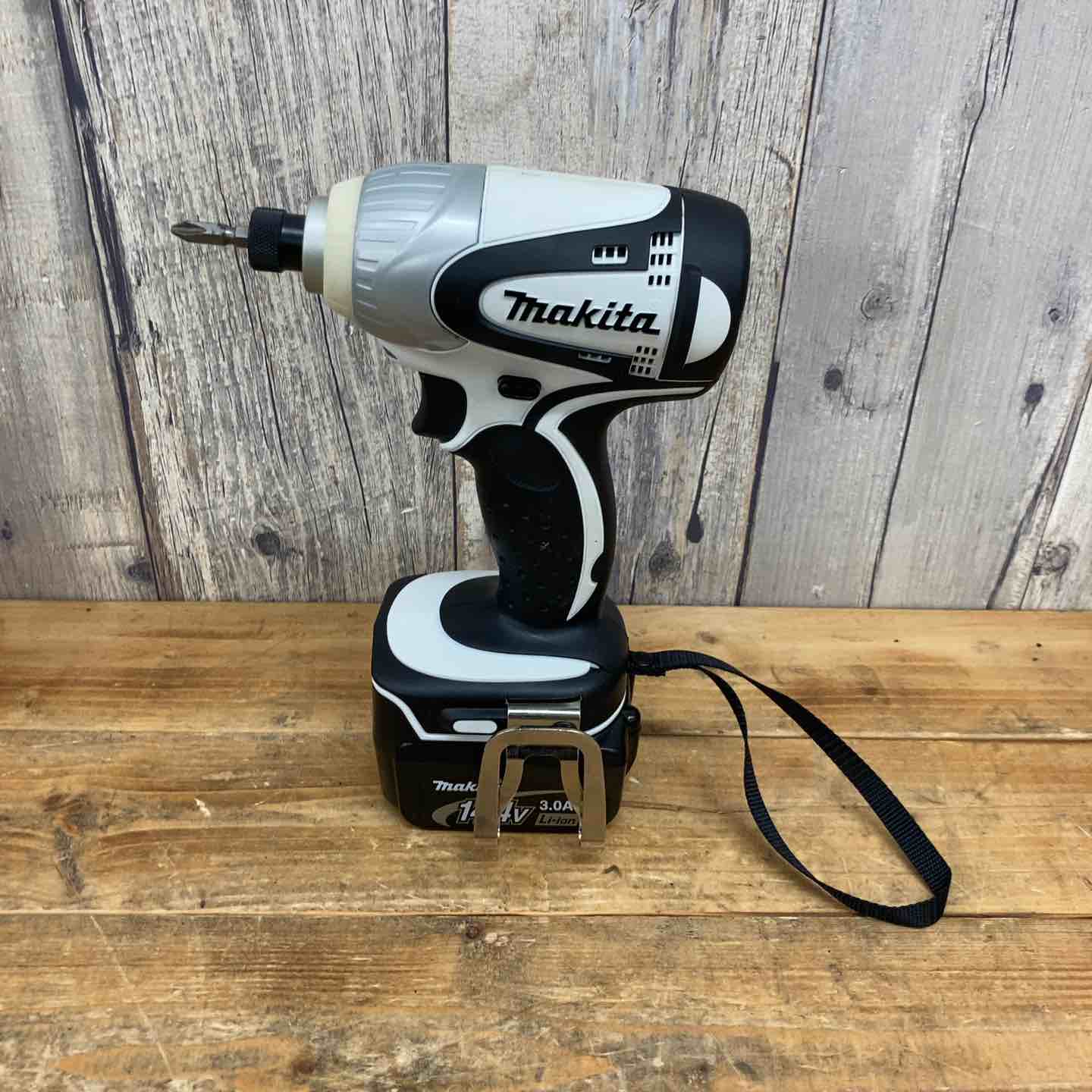 マキタ/makita 14.4V TD131DRFXW 白 インパクトドライバ 電動工具 本体 