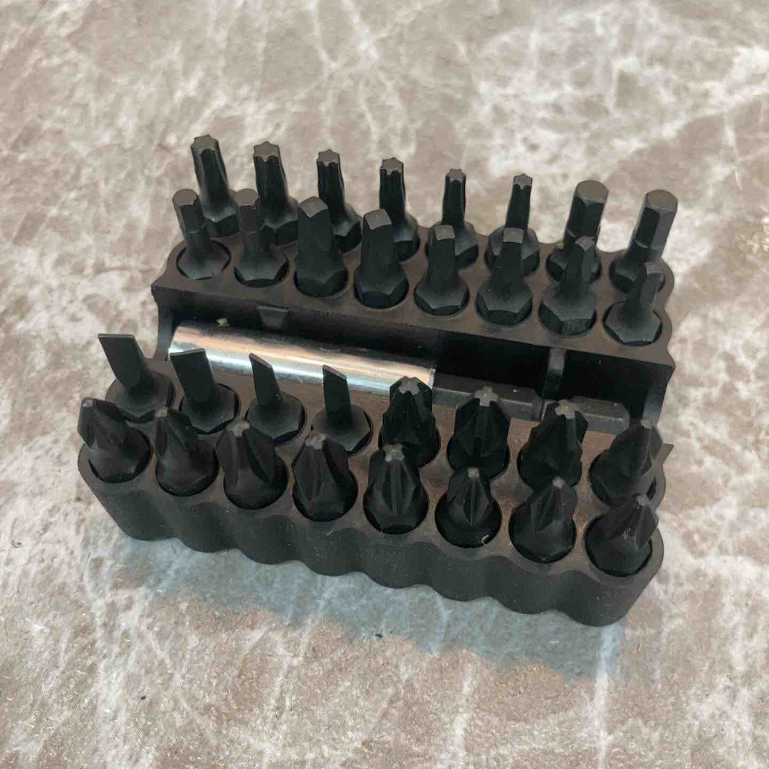◇ボッシュ(BOSCH) 3.6Vコードレスドライバー (ドライバービット・キャリングケース・充電コード付き)Bosch GO【八潮店】
