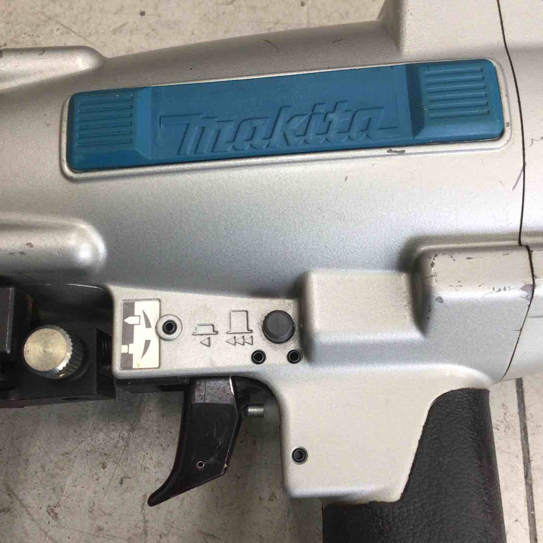 【中古品】 マキタ/makita 常圧フロアタッカー AT1150 【鴻巣店】