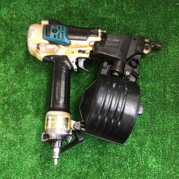マキタ 65mm 高圧エア釘打 エアダスタ付 ゴールド AN633HSP1【町田店】