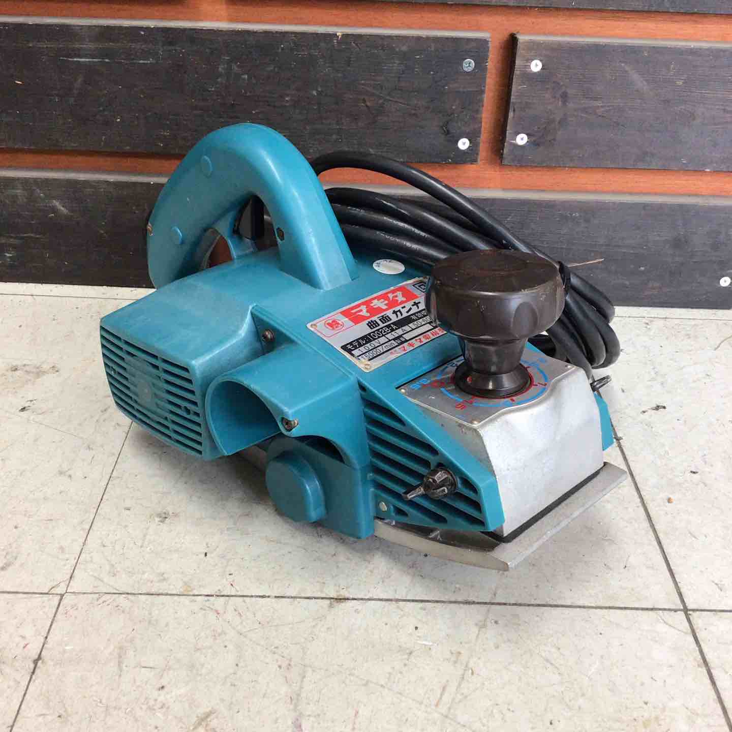 現状品】 マキタ/makita 曲面カンナ 1002B-A 【鴻巣店】 – アクト