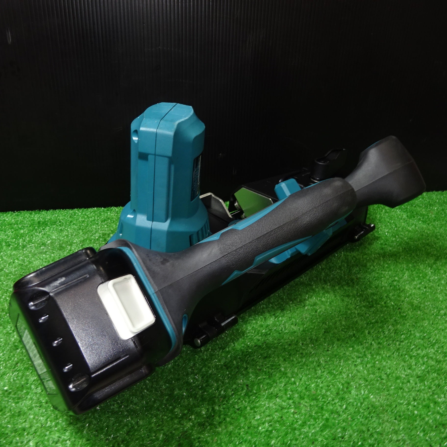 中古品】☆マキタ(makita) コードレスバンドソー PB181DZ バッテリー1個付き【岩槻店】 – アクトツールオンラインショップ