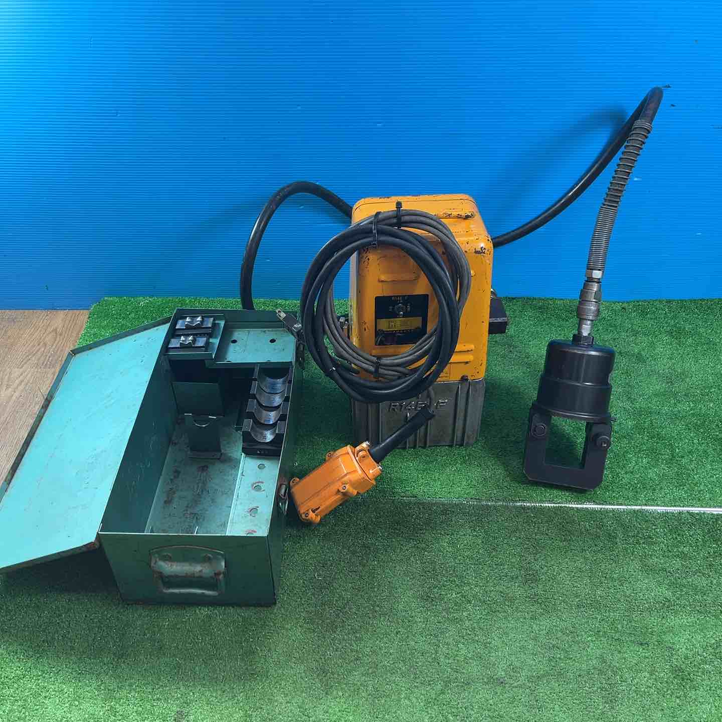 ◇泉精器(IZUMI) 電動リモコン式油圧ポンプ R14E-F (カクタス 分離式油圧ヘッド SH-325付)【岩槻店】 ◇泉精器(IZUMI) 電動リモコン式油圧ポンプ R14E-F (カクタス 分離式