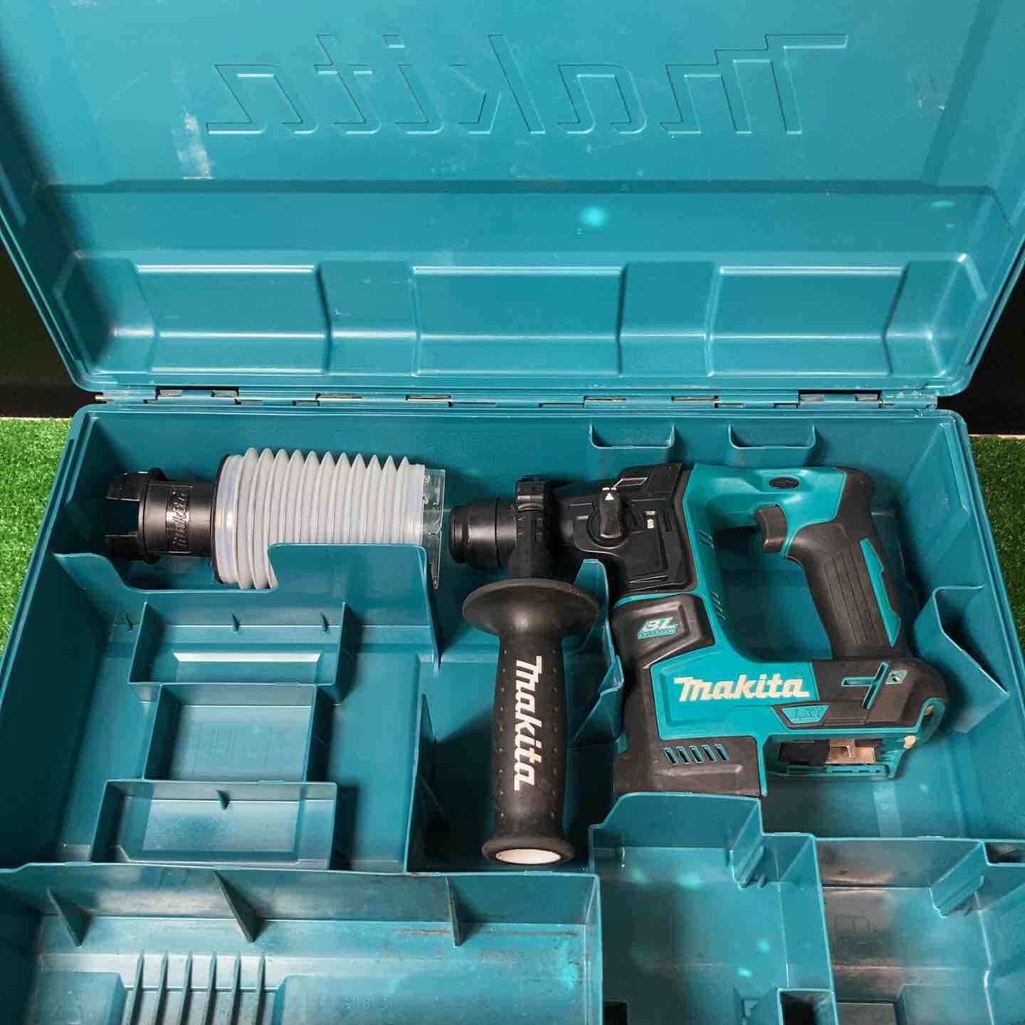 中古美品●makitaコードレスハンマドリル HR171DZK●J●ITT93GECCP48 ☆マキタ(makita) コードレスハンマドリル HR171DZK 集じんカップ