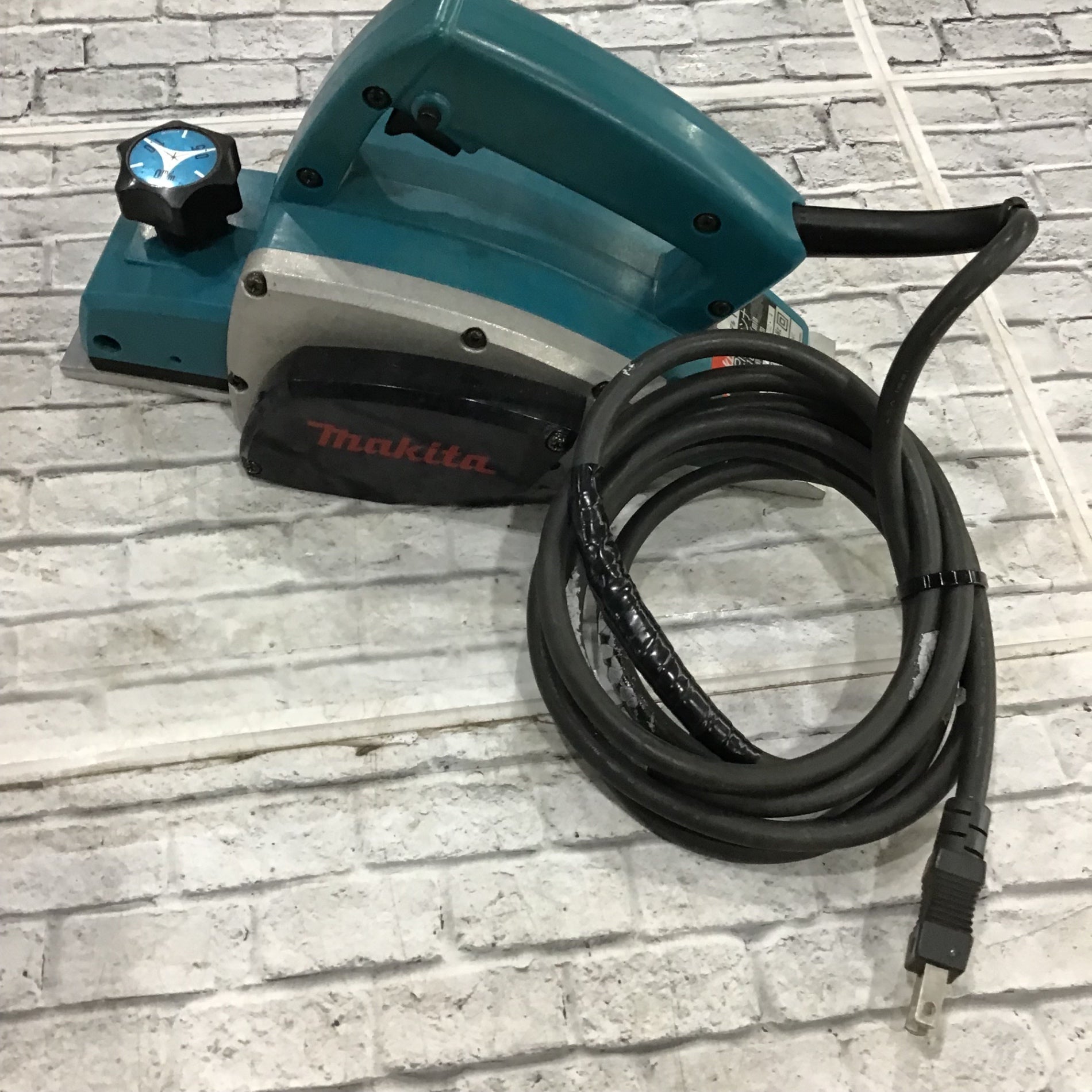 ☆マキタ(makita) 電気カンナ 1900BA【川口店】 – アクトツール