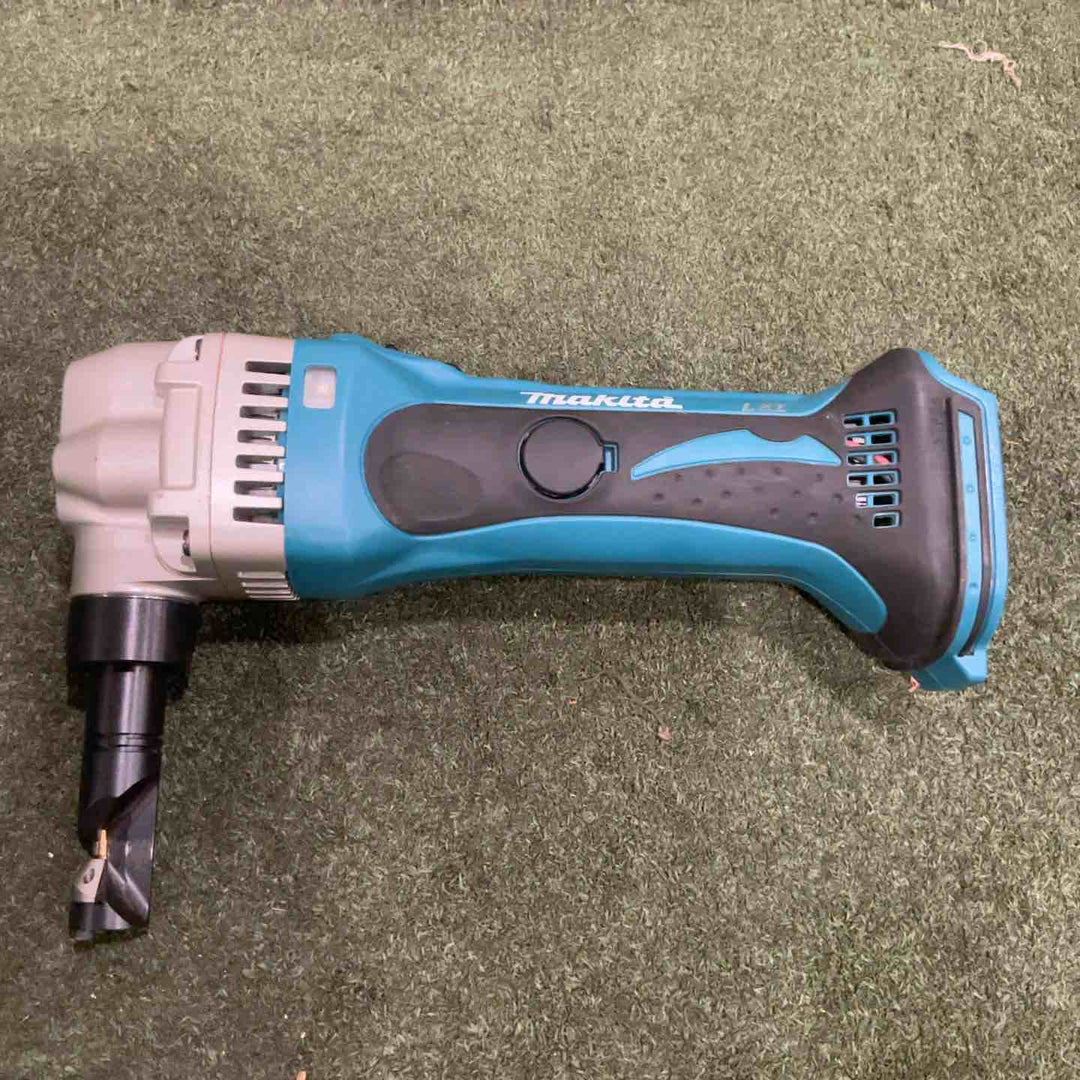 ◇マキタ(makita) コードレスニブラ 14.4V 1.6mm  本体 JN160DZ 動作確認済【川口店】