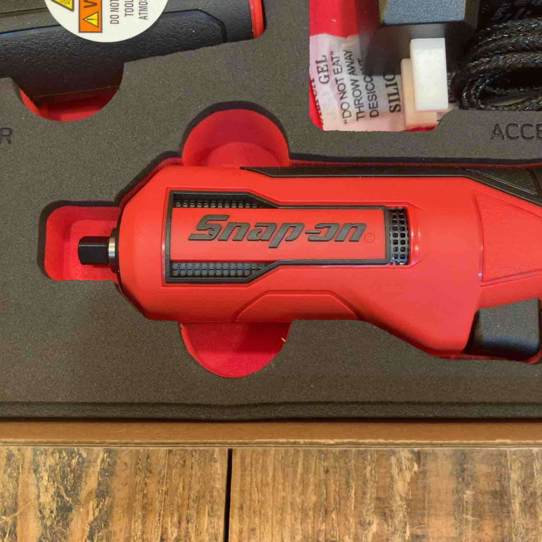 【未使用品】スナップオン1/4 ナノアクセスツールキット (小型充電式ドライバー2種セット)CTNN13KFJ【所沢店】